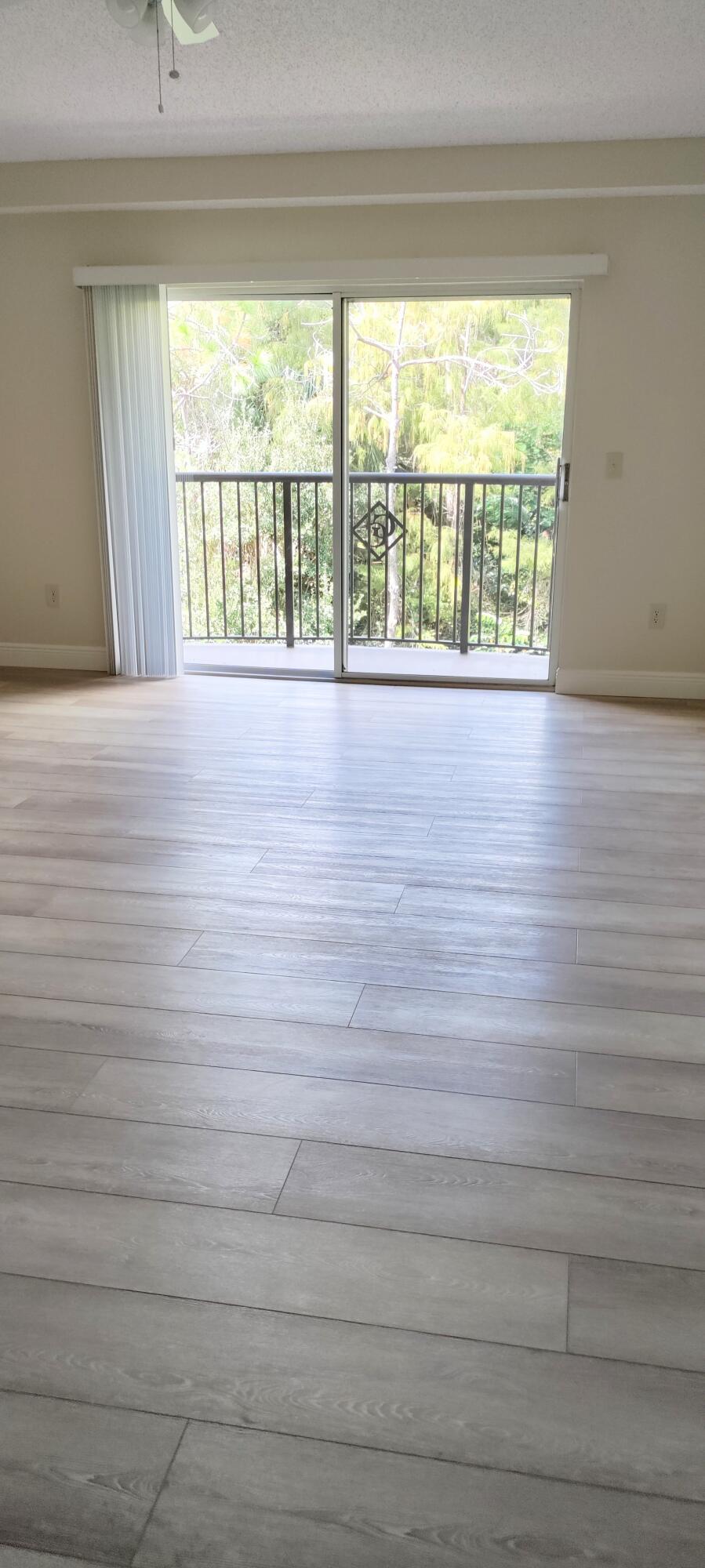 Foto de propiedad en 1000 Crestwood Court S 1008, Royal Palm Beach, FL 33411 Royal Palm Beach con MLS# 