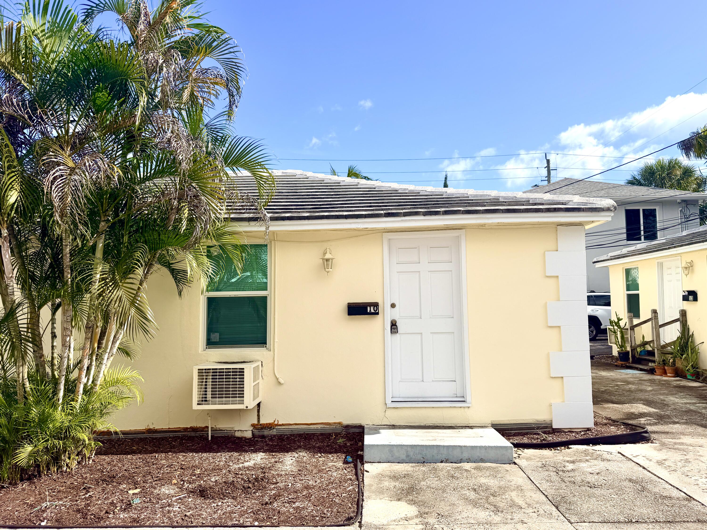 Alquilada 310 Walton Boulevard 10, West Palm Beach, FL 33405, West Palm Beach, FL 33405