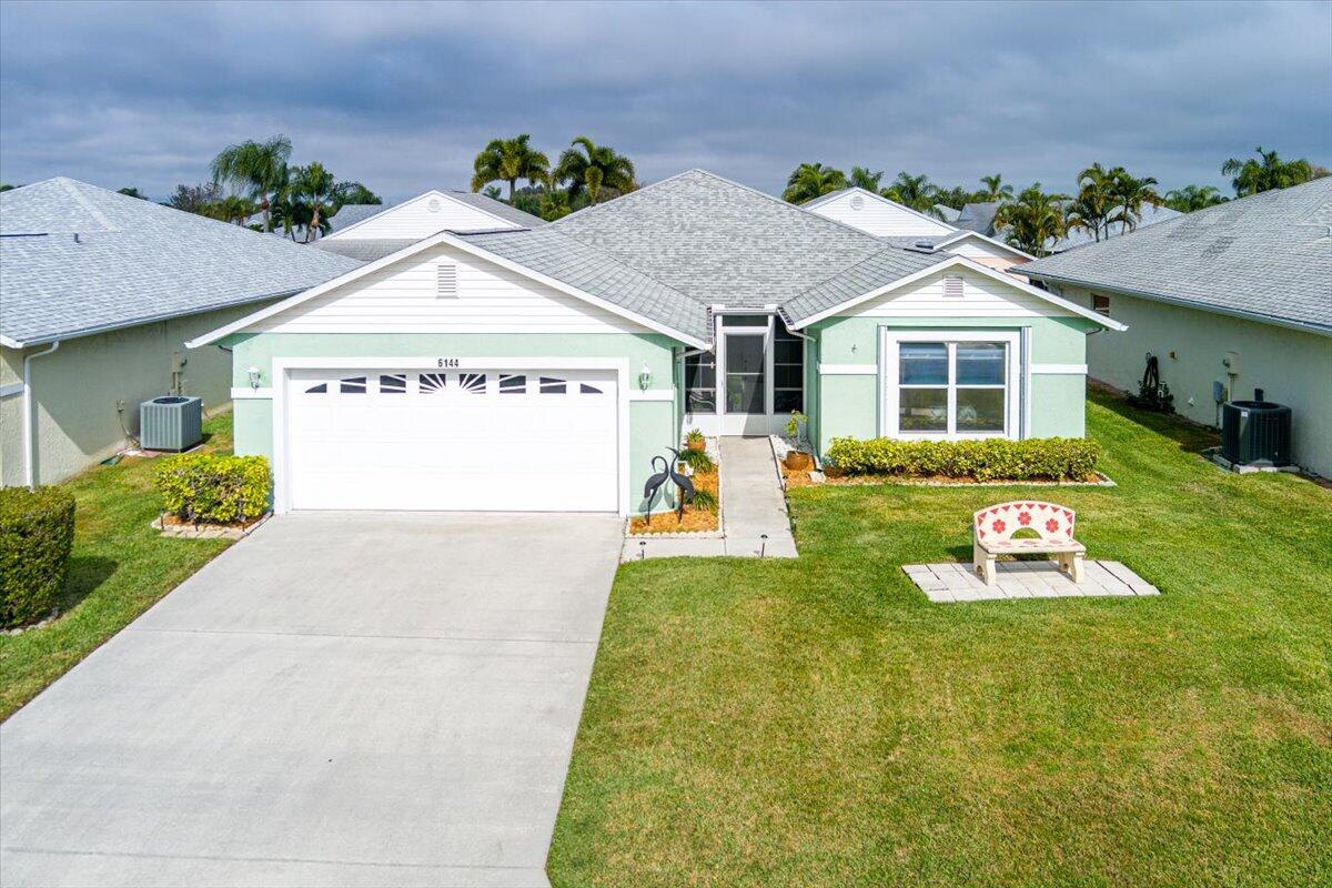 Foto de propiedad en 6144 Alexandria Circle, Fort Pierce, FL 34982 Fort Pierce con MLS# 