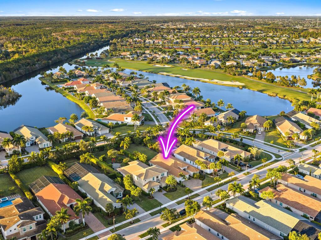 Foto de propiedad en 271 Carina Drive, Jupiter, FL 33478 Jupiter con MLS# 