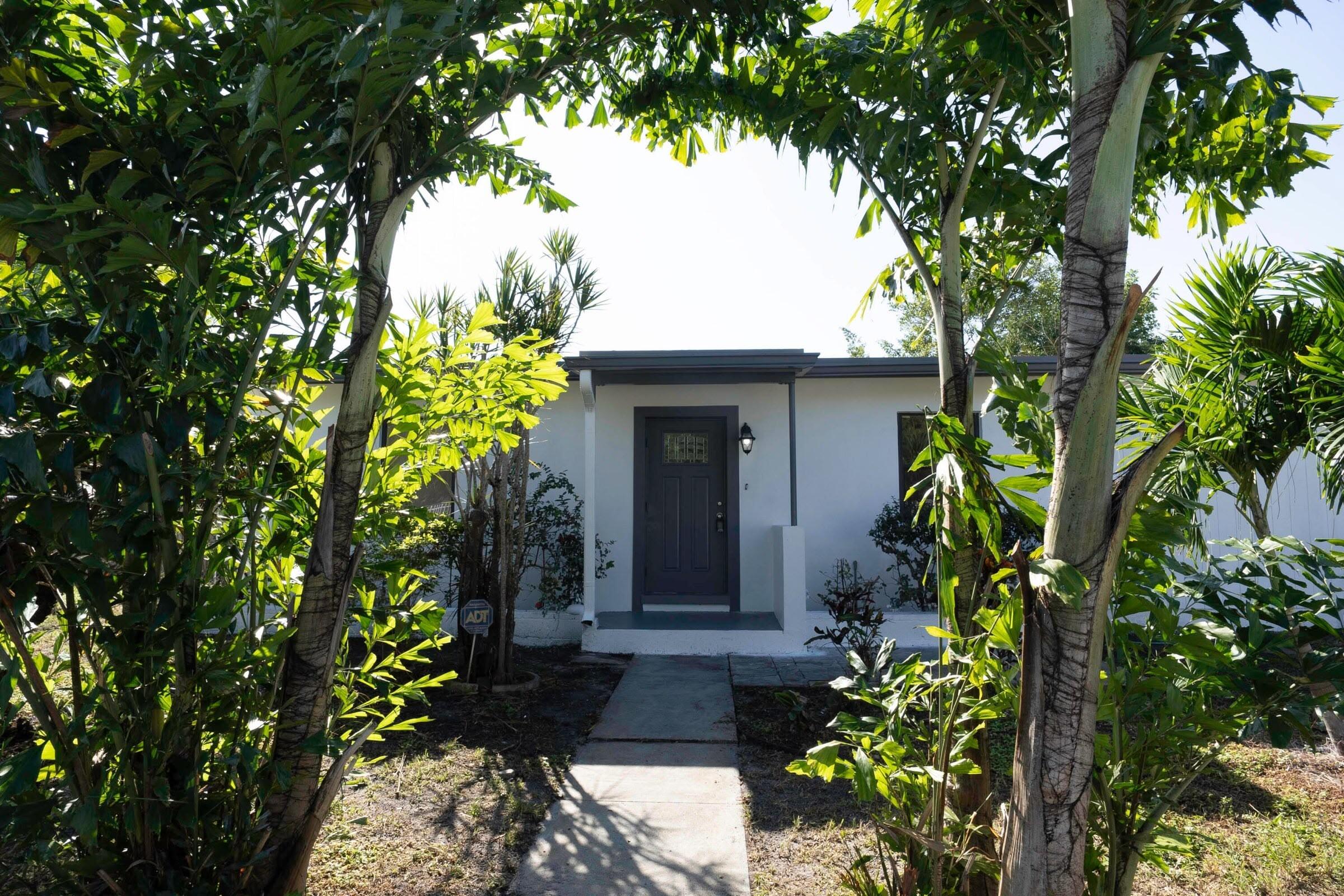 Foto de propiedad en 924 NW 11th Court, Fort Lauderdale, FL 33311 Fort Lauderdale con MLS# 
