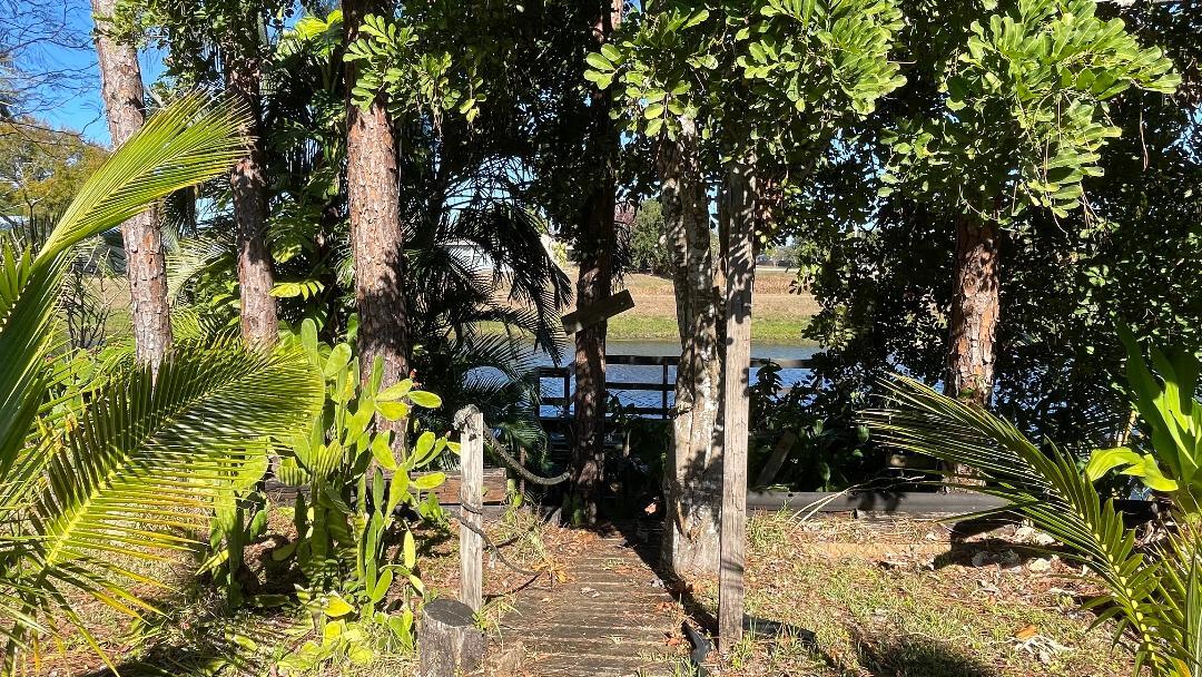 Foto de propiedad en 798 NW Selvitz Road, Port St. Lucie, FL 34983 Port St. Lucie con MLS# 