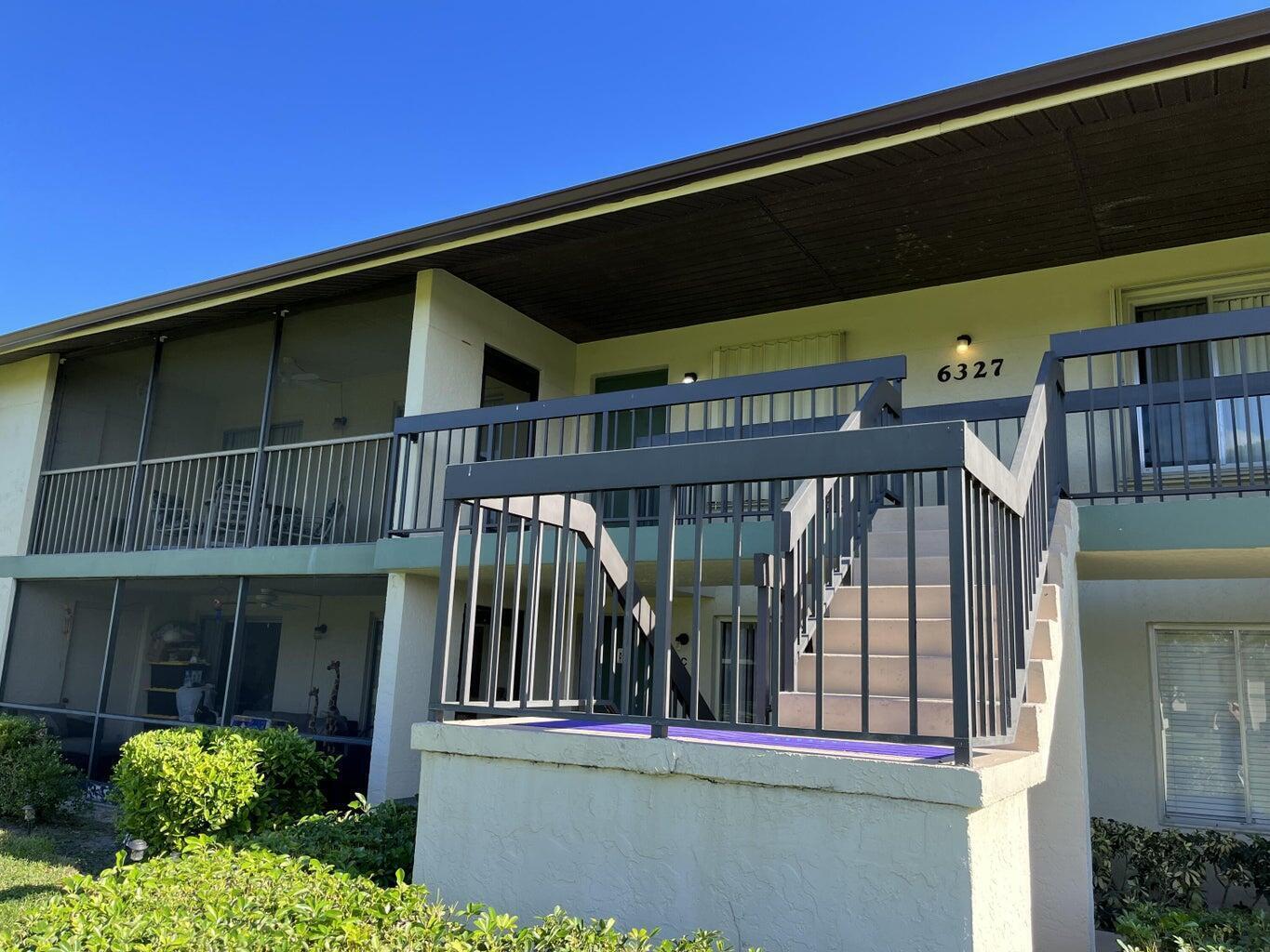 Foto de propiedad en 6327 Chasewood Drive G, Jupiter, FL 33458 Jupiter con MLS# 