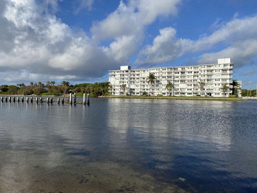 Foto de propiedad en 1536 SE 15th Court 202, Deerfield Beach, FL 33441 Deerfield Beach con MLS# 