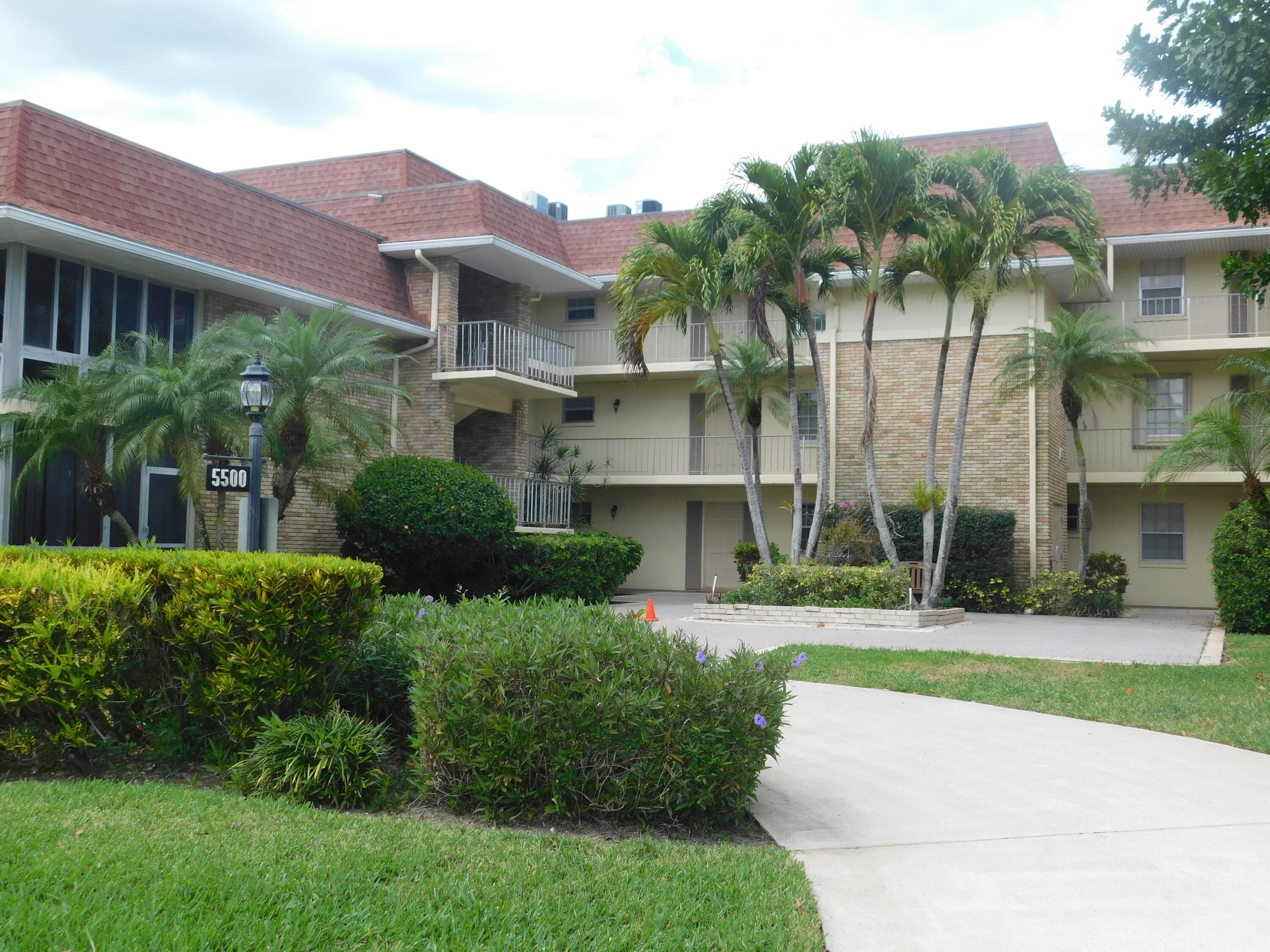 Foto de propiedad en 5500 Tamberlane Circle 305, Palm Beach Gardens, FL 33418 Palm Beach Gardens con MLS# 