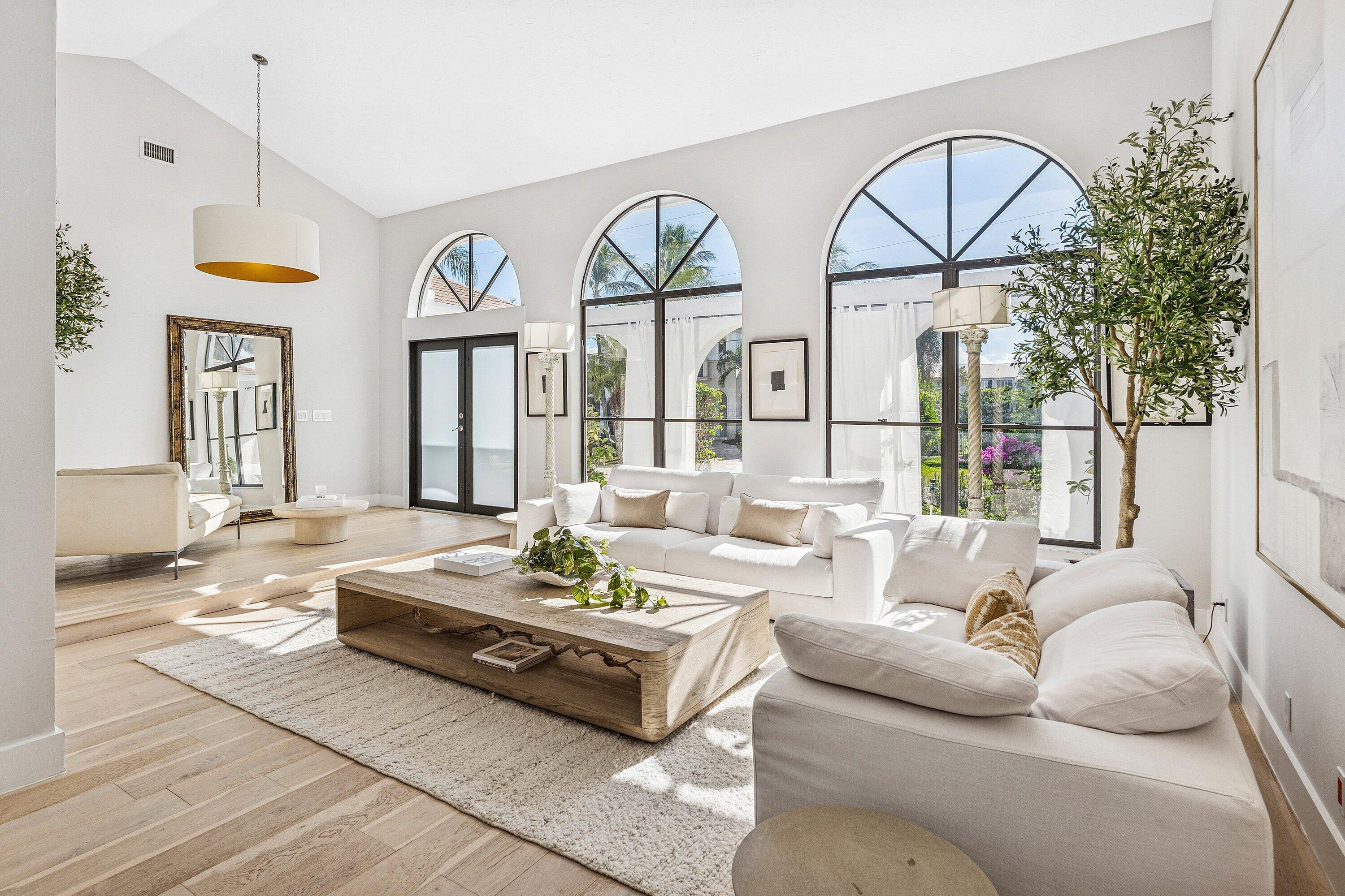 Foto de propiedad en 48 Harbour Drive N, Ocean Ridge, FL 33435 Ocean Ridge con MLS# 