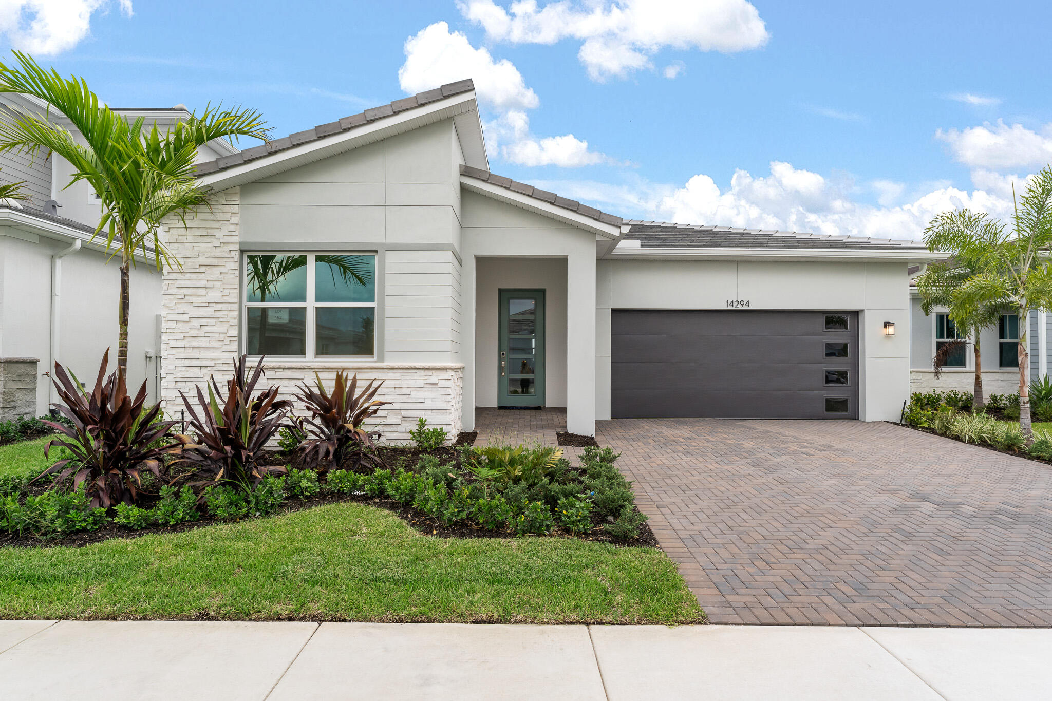 Foto de propiedad en 14294 SW Artesia Drive, Port St. Lucie, FL 34987 Port St. Lucie con MLS# 