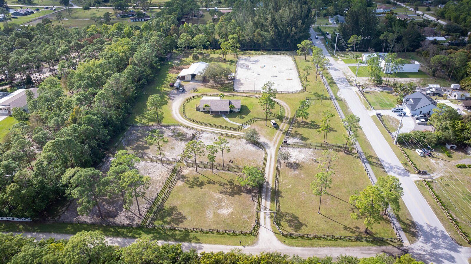 Foto de propiedad en 18080 W Sycamore Drive, The Acreage, FL 33470 The Acreage con MLS# 