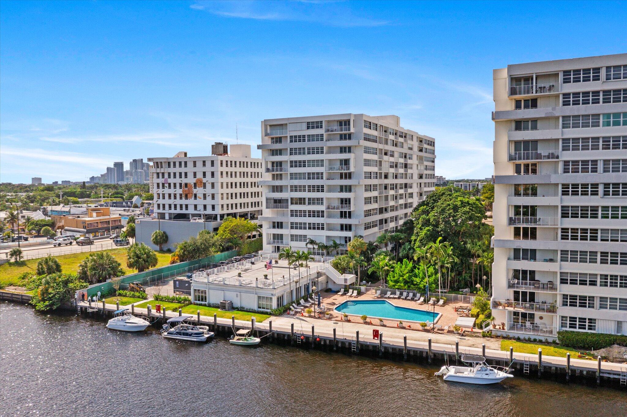 Foto de propiedad en 1160 N Federal Highway 221, Fort Lauderdale, FL 33304 Fort Lauderdale con MLS# 