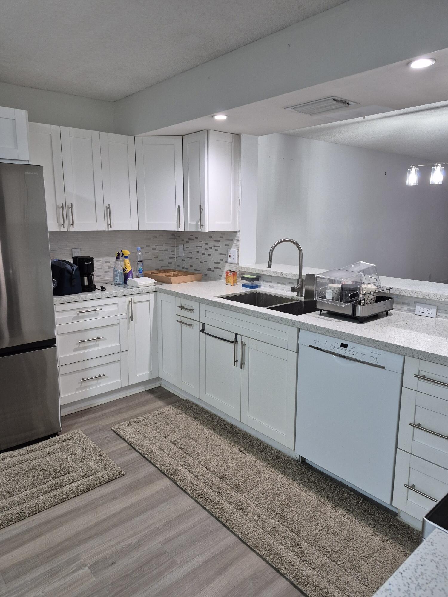 Foto de propiedad en 9717 Sills Drive E 102, Boynton Beach, FL 33437 Boynton Beach con MLS# 