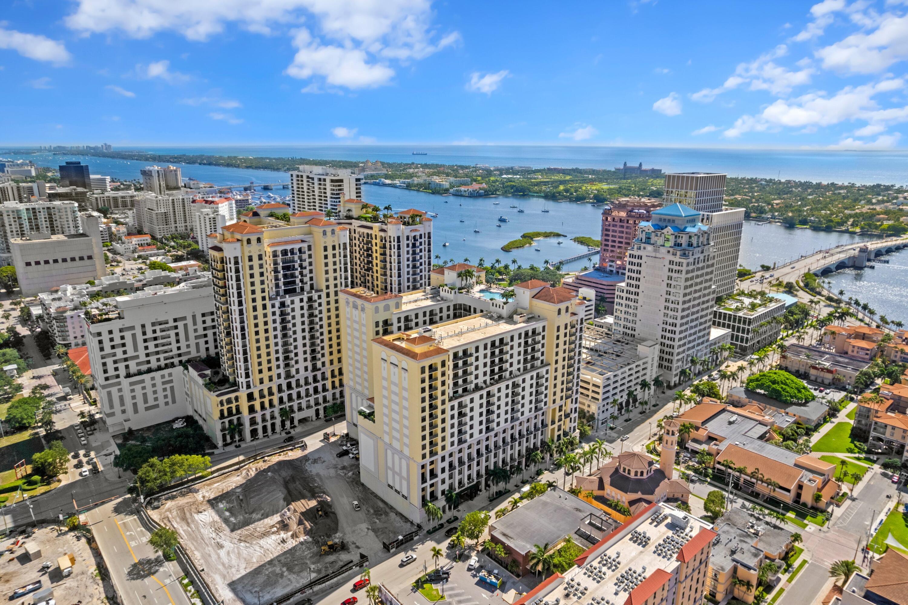 Foto de propiedad en 801 S Olive Avenue 1402, West Palm Beach, FL 33401 West Palm Beach con MLS# 
