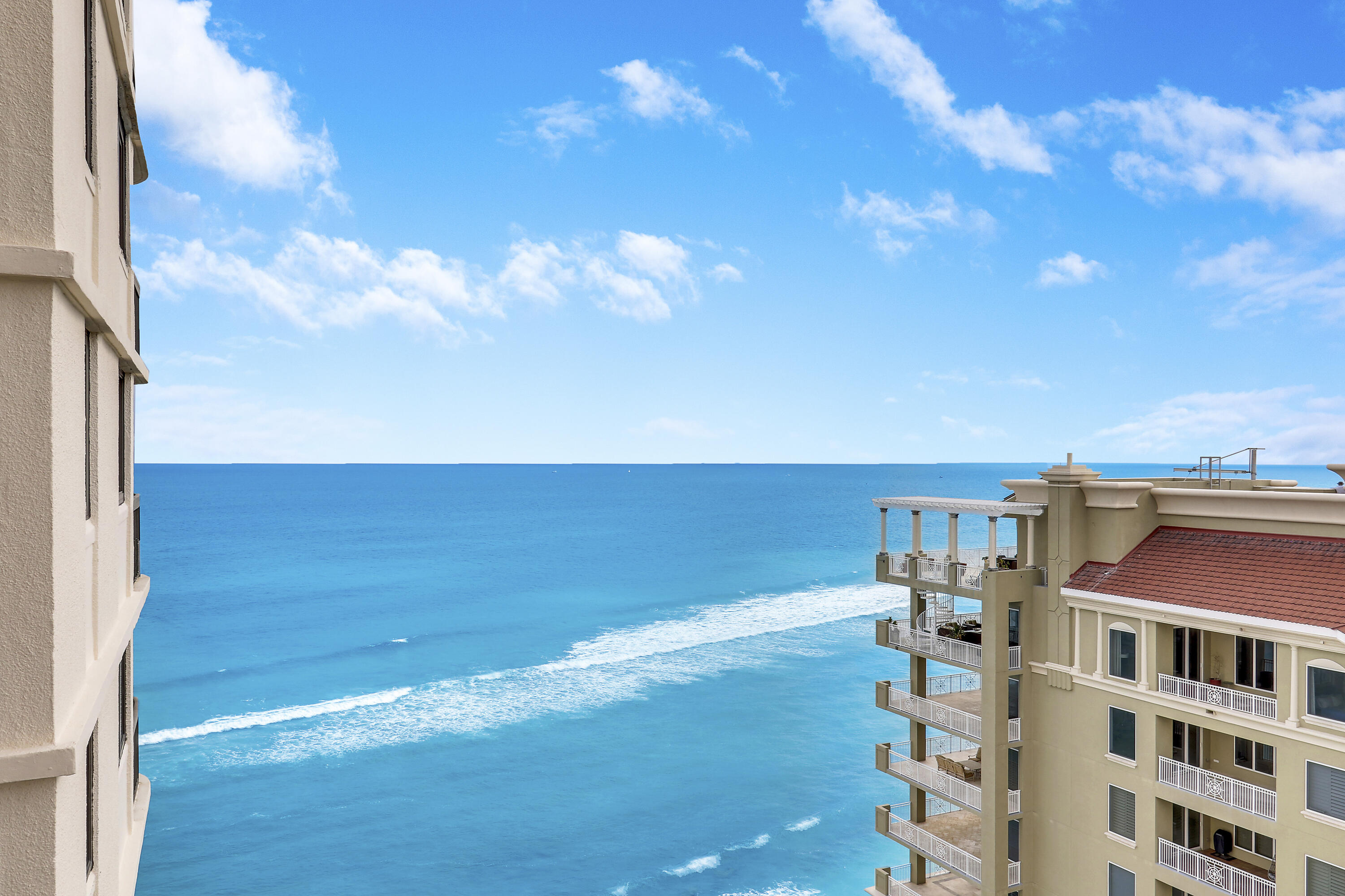 Foto de propiedad en 5380 N Ocean Drive 20b, Singer Island, FL 33404 Singer Island con MLS# 