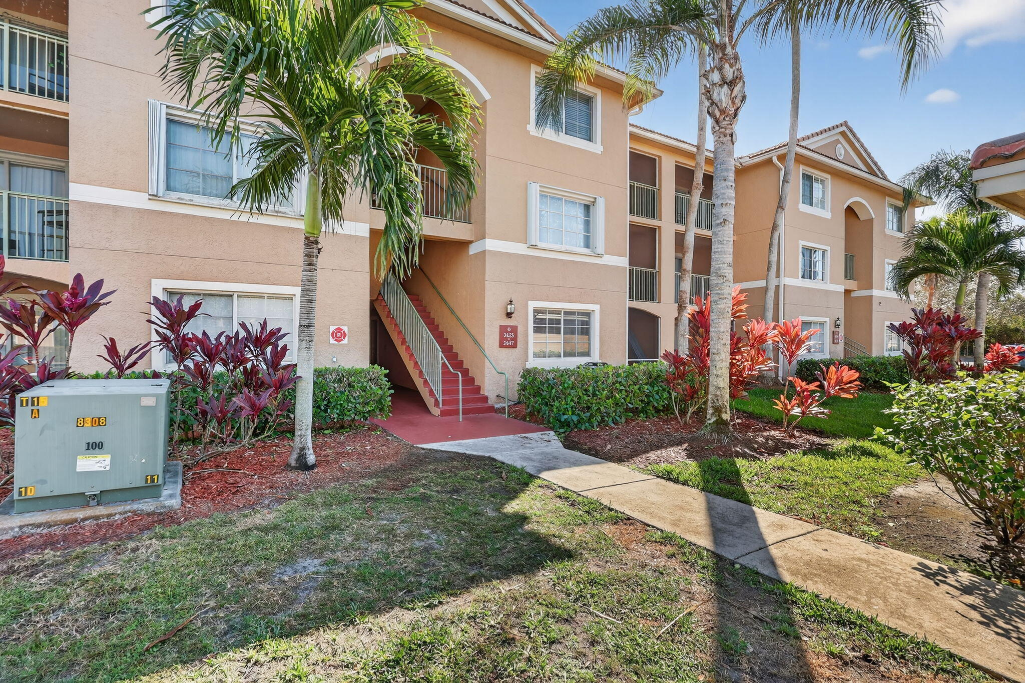 Foto de propiedad en 3643 NW Mediterranean Lane 103, Jensen Beach, FL 34957 Jensen Beach con MLS# 