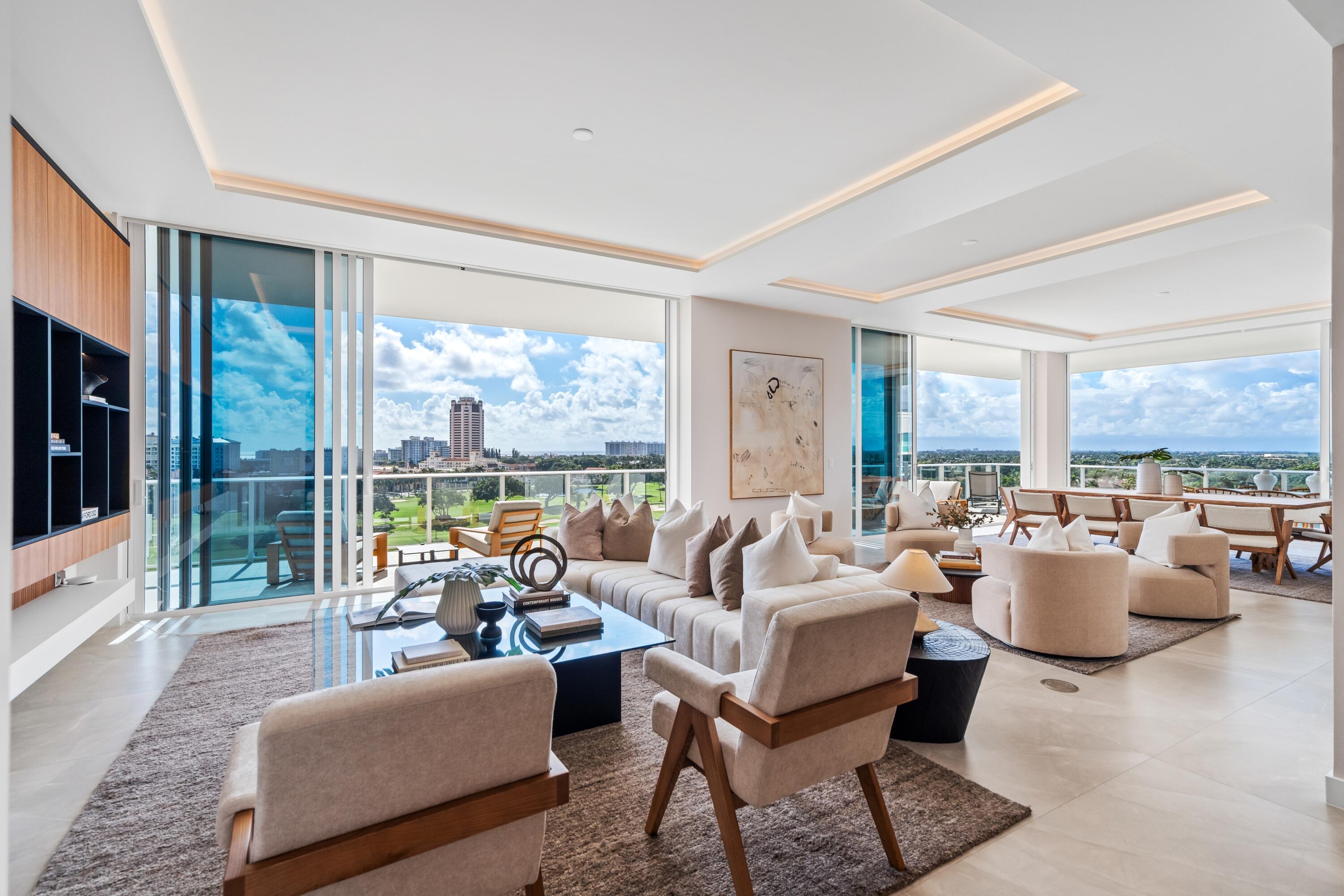 Foto de propiedad en 220 SE Mizner Boulevard Ph-24, Boca Raton, FL 33432 Boca Raton con MLS# 