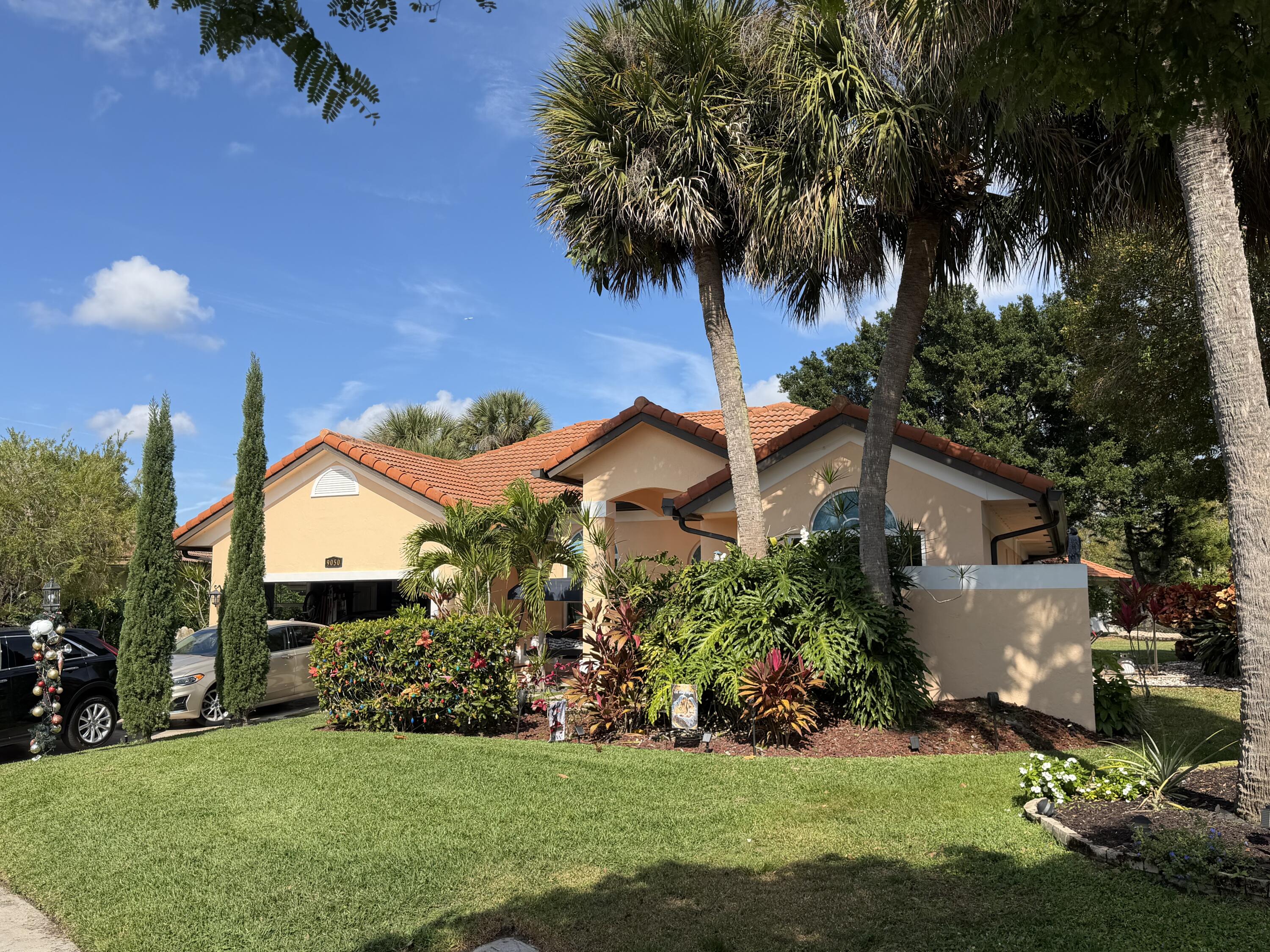 Foto de propiedad en 9050 Cypress Hollow Drive, Palm Beach Gardens, FL 33418 Palm Beach Gardens con MLS# 