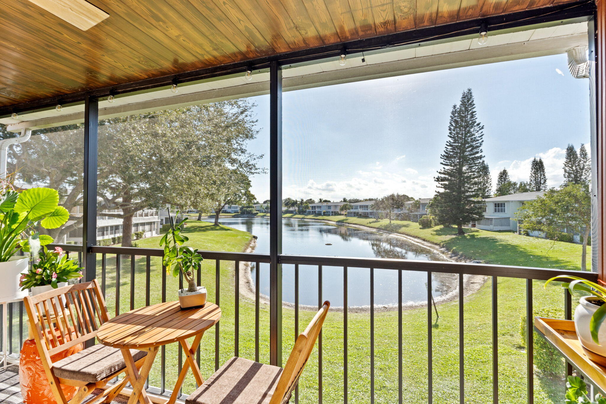 Foto de propiedad en 1540 NW 18th Avenue 203, Delray Beach, FL 33445 Delray Beach con MLS# 
