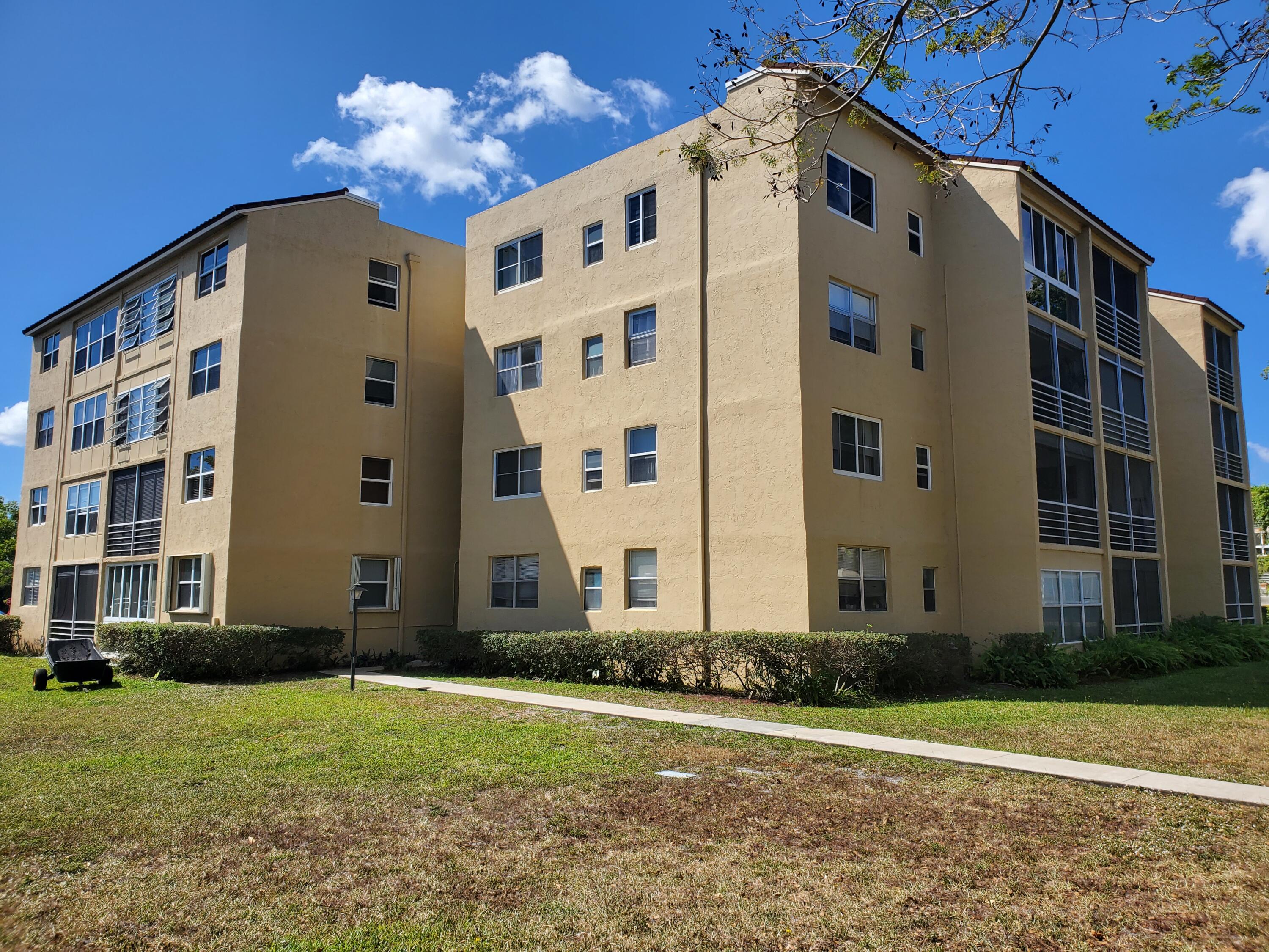 Vendido 2811 Somerset Drive 404, Lauderdale Lakes, FL 33311, Lauderdale Lakes, FL 33311