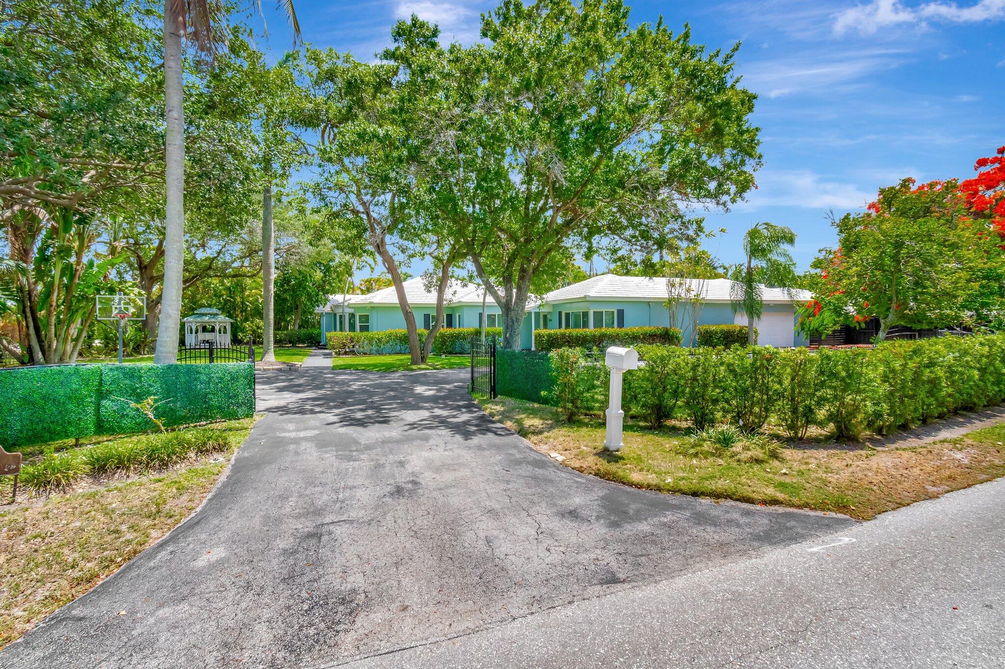Foto de propiedad en 1220 N Swinton Avenue, Delray Beach, FL 33444 Delray Beach con MLS# 