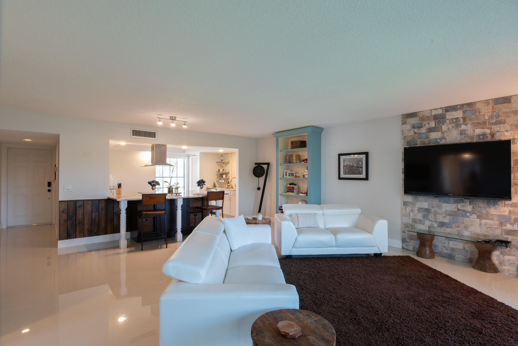 Foto de propiedad en 9130 SE Riverfront Terrace L, Jupiter, FL 33469 Jupiter con MLS# 