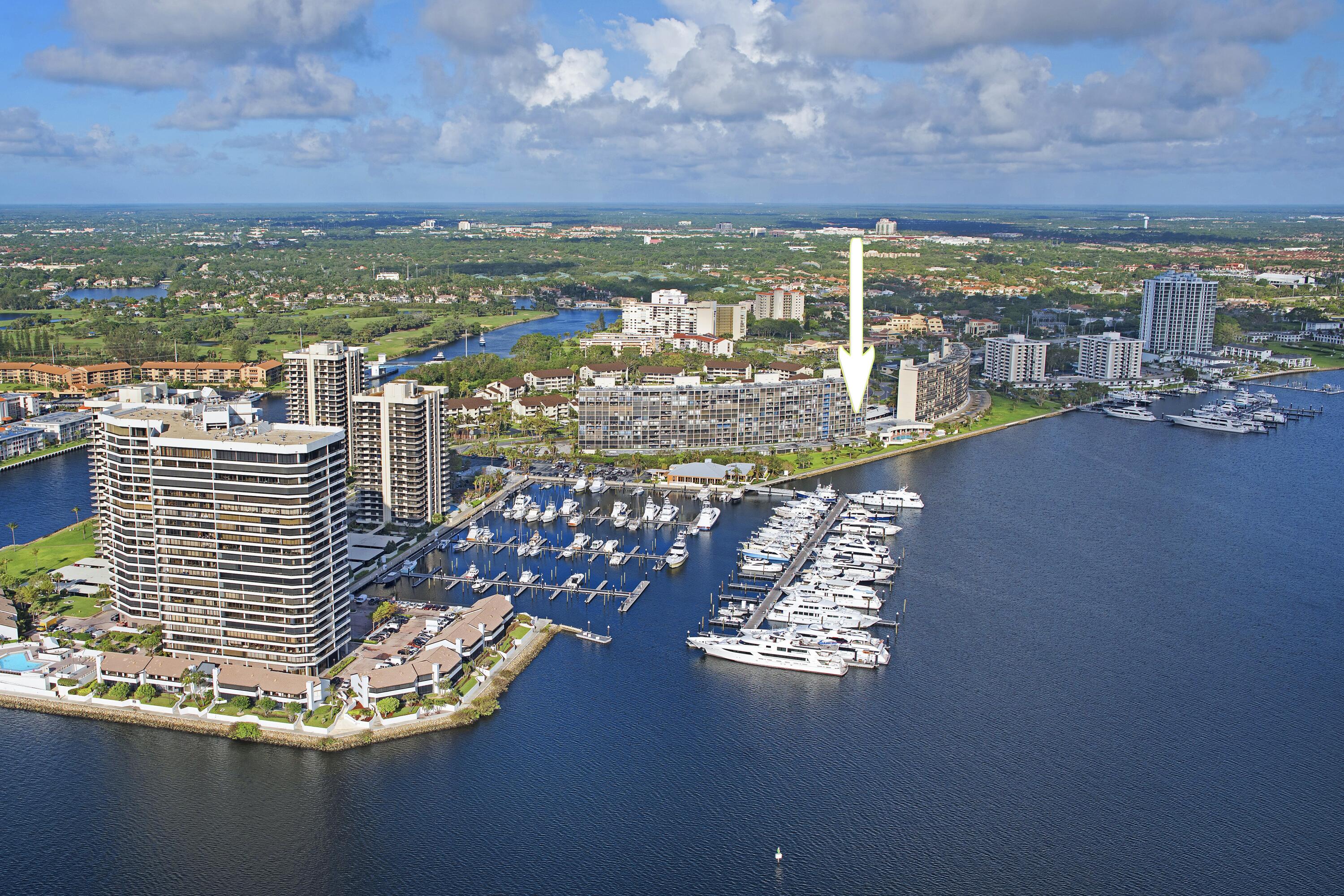 Foto de propiedad en 126 Lakeshore Drive 526, North Palm Beach, FL 33408 North Palm Beach con MLS# 