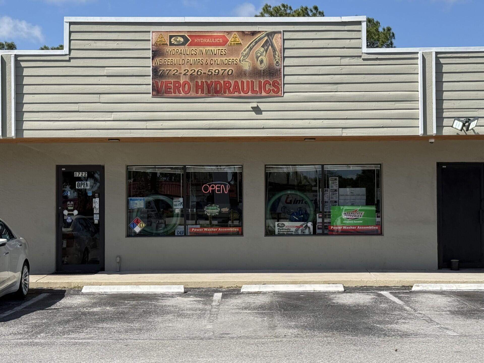 Foto de propiedad en 8722 20 Street, Vero Beach, FL 32966 Vero Beach con MLS# 