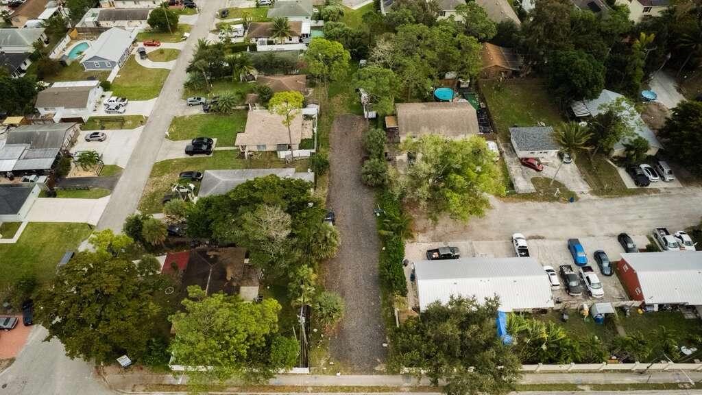 Foto de propiedad en 3630 S Haverhill Road, Greenacres, FL 33463 Greenacres con MLS# 