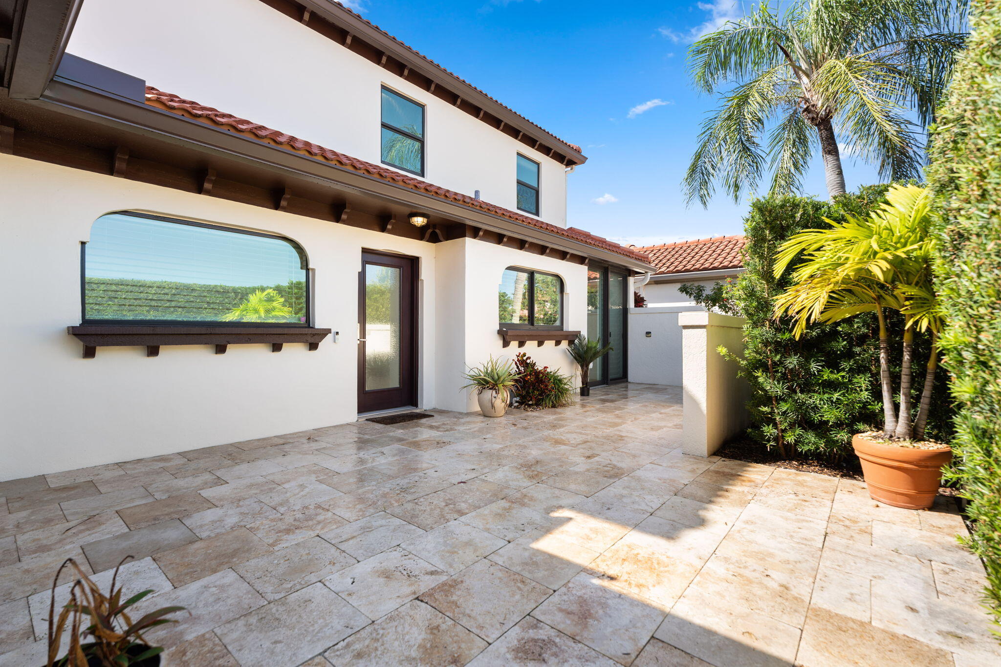 Foto de propiedad en 1484 Via Del Sol, Jupiter, FL 33477 Jupiter con MLS# 