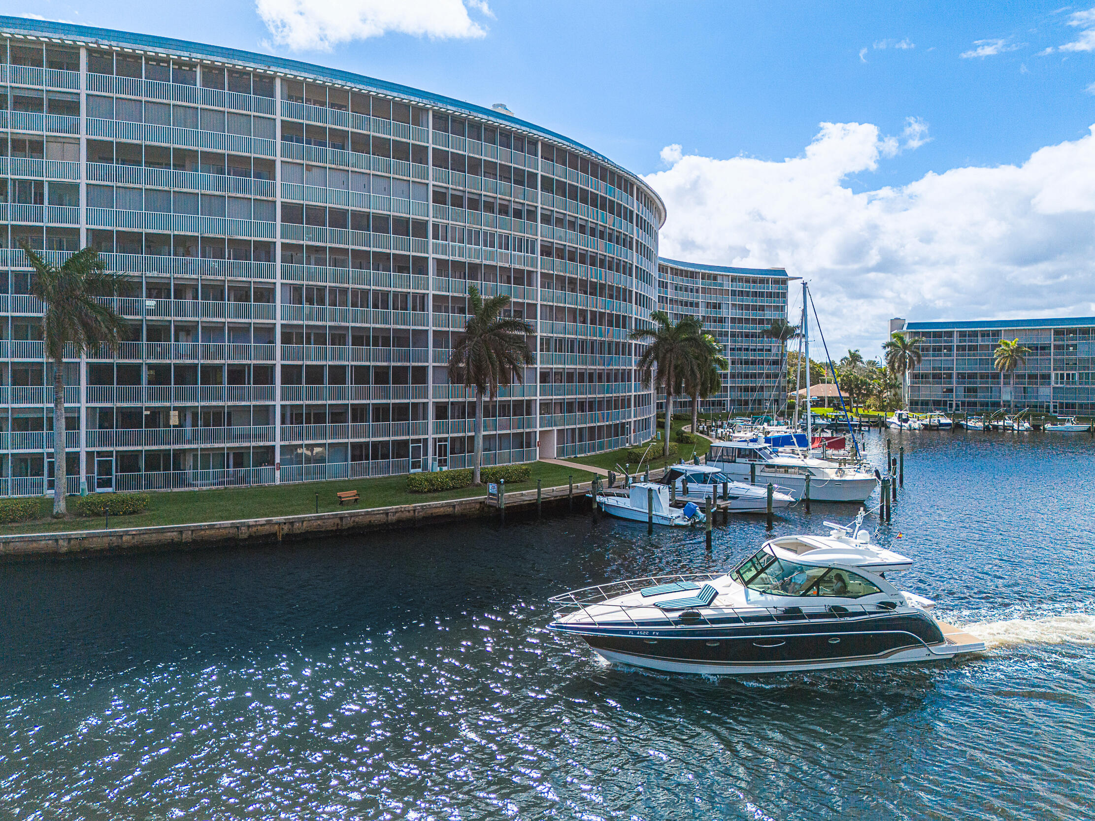 Foto de propiedad en 1537 E Hillsboro Boulevard 243, Deerfield Beach, FL 33441 Deerfield Beach con MLS# 