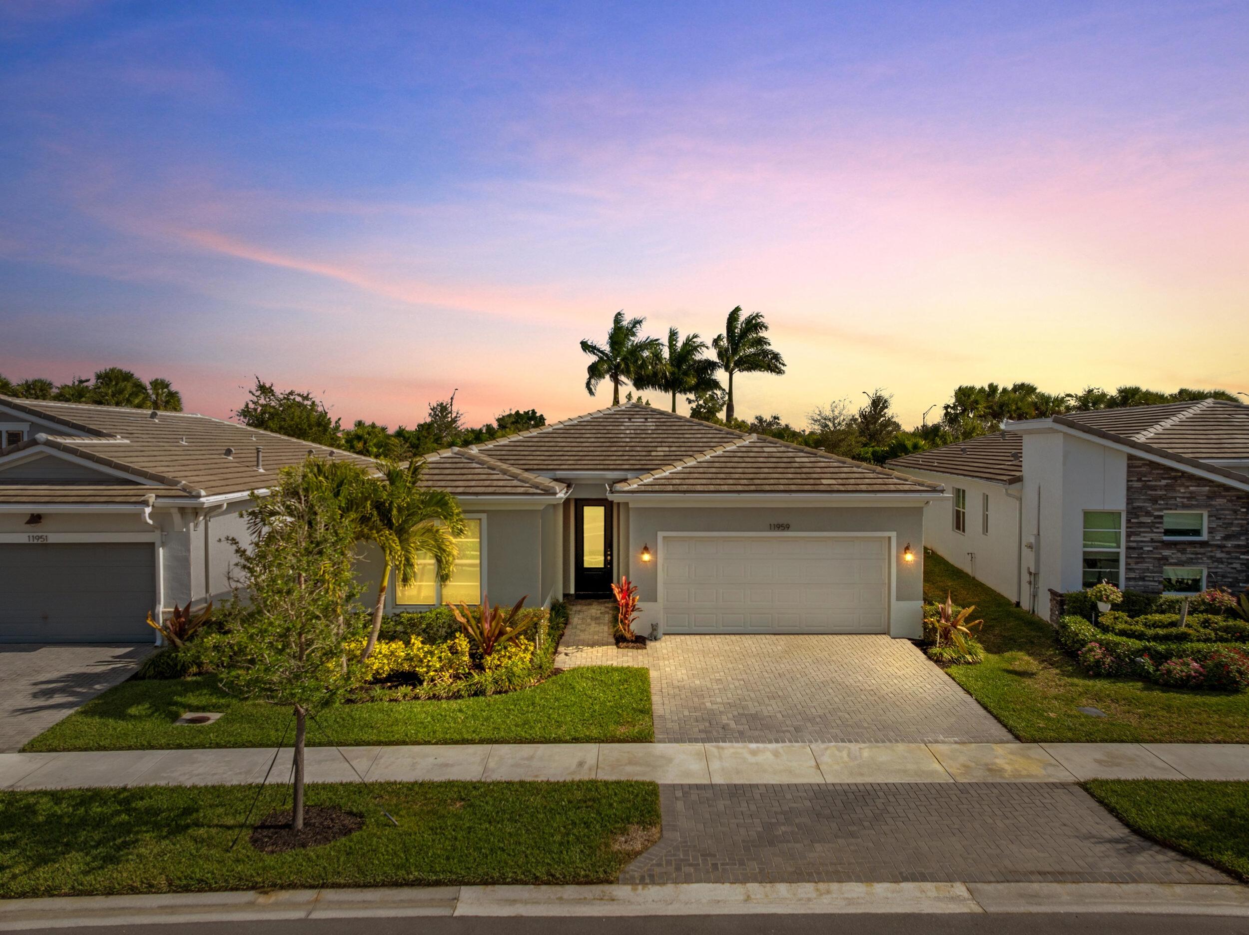 Foto de propiedad en 11959 SW Viridian Boulevard, Port St. Lucie, FL 34987 Port St. Lucie con MLS# 
