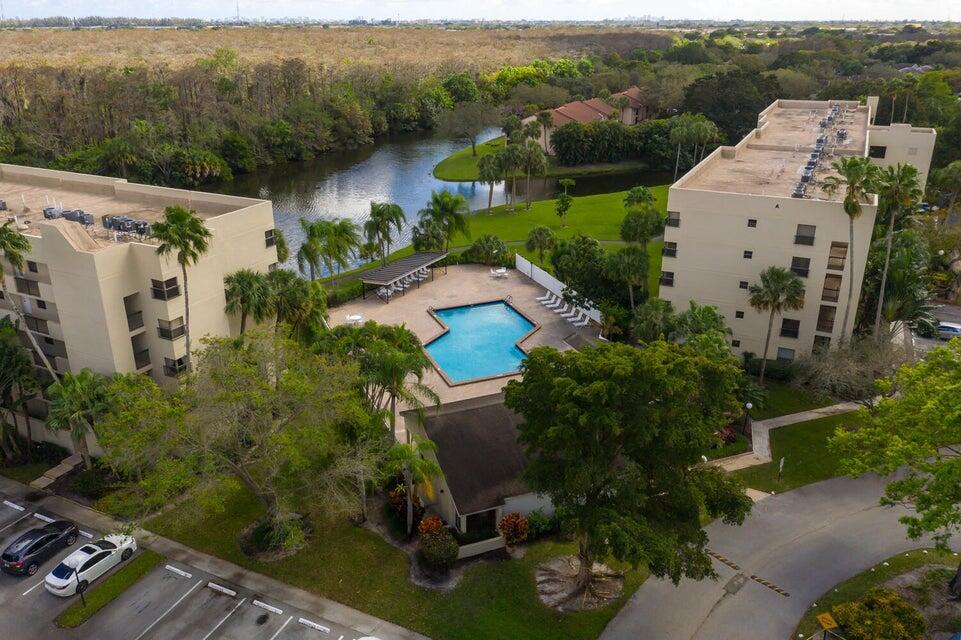 Foto de propiedad en 3100 NW 42nd Avenue D404, Coconut Creek, FL 33066 Coconut Creek con MLS# 