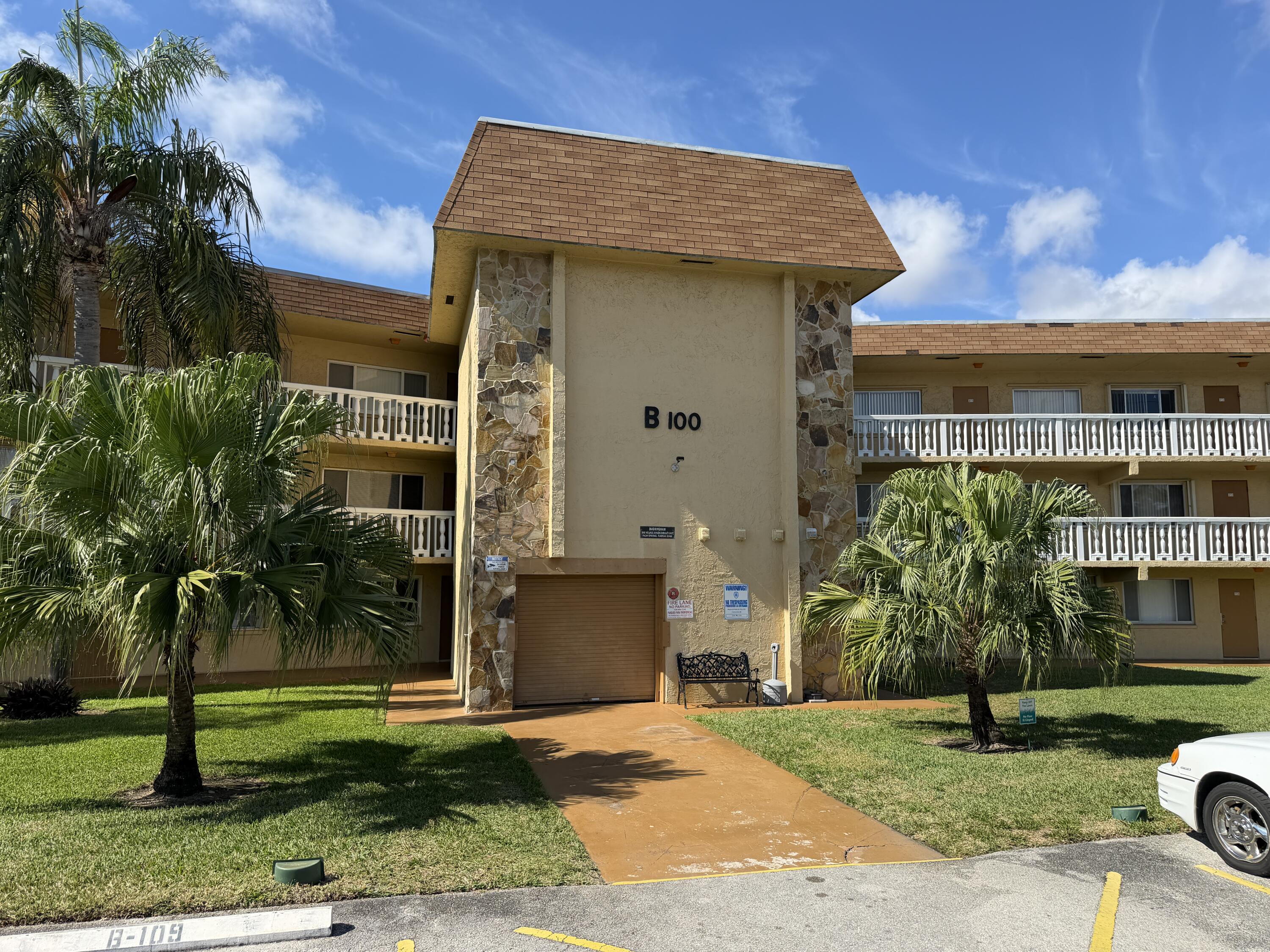 Foto de propiedad en 100 Village Green Circle E 312, Palm Springs, FL 33461 Palm Springs con MLS# 