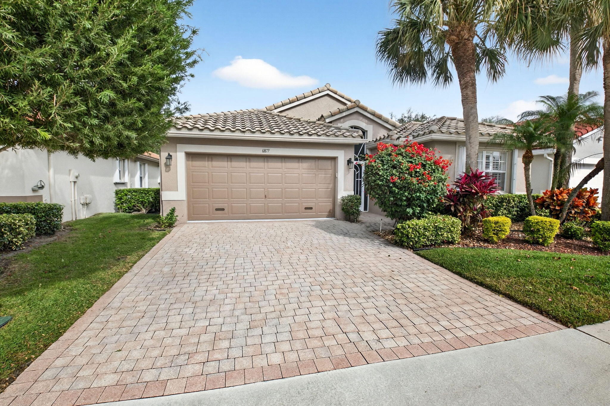 Foto de propiedad en 6877 Castlemaine Avenue, Boynton Beach, FL 33437 Boynton Beach con MLS# 