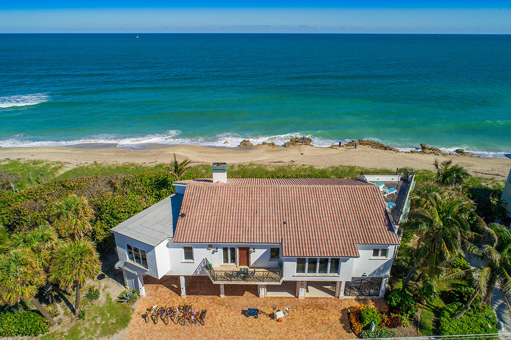 Foto de propiedad en 23 NE Macarthur Boulevard, Stuart, FL 34996 Stuart con MLS# 