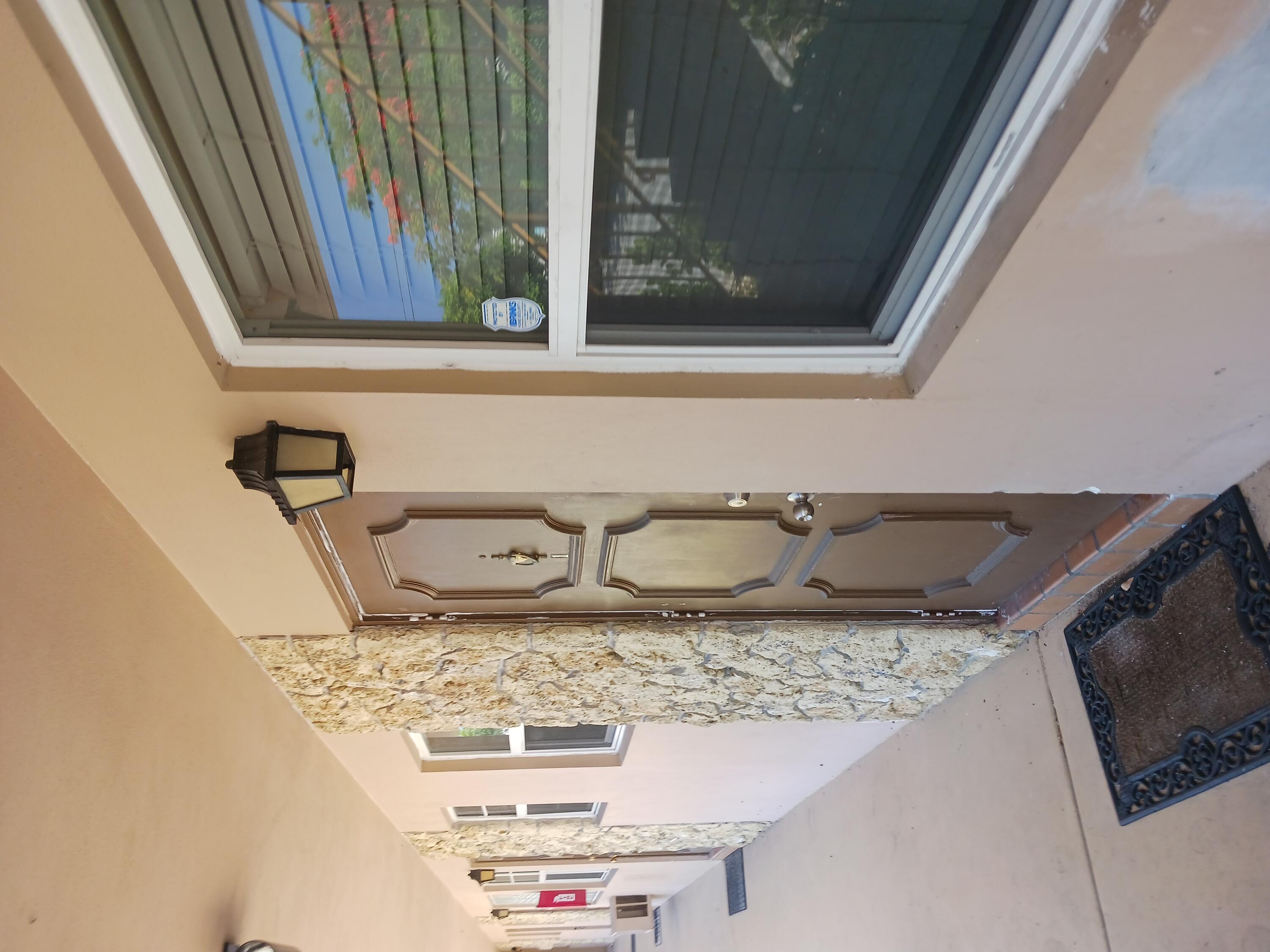 Foto de propiedad en 101 S L Street 1, Lake Worth Beach, FL 33460 Lake Worth Beach con MLS# 