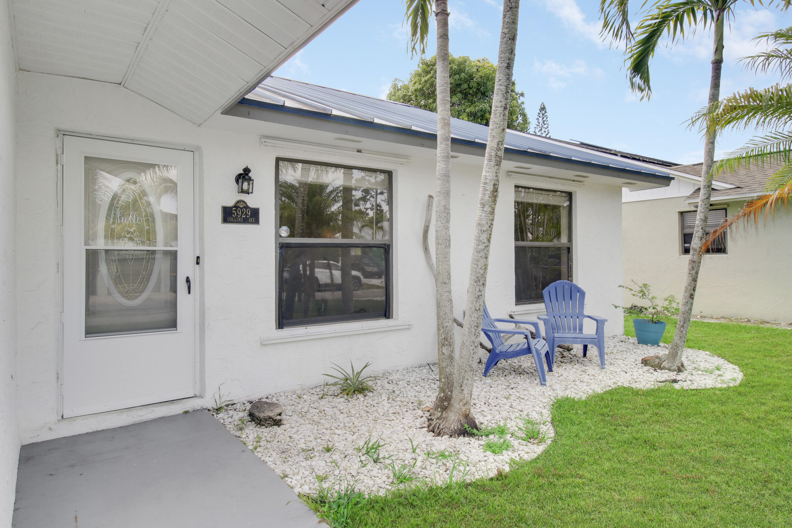 Foto de propiedad en 5929 SE Collins Avenue, Stuart, FL 34997 Stuart con MLS# 