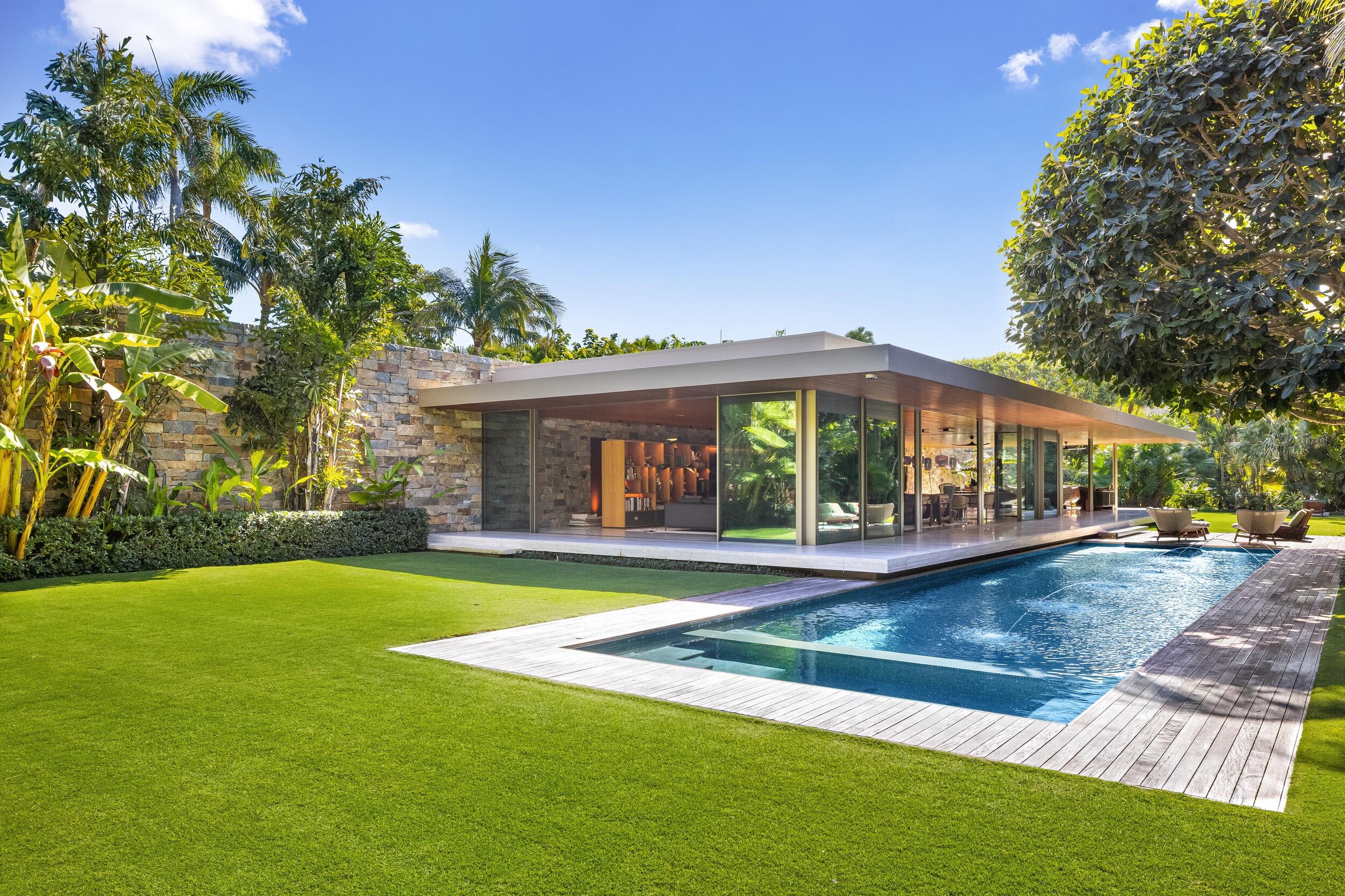 Foto de propiedad en 195 Via Marina, Palm Beach, FL 33480 Palm Beach con MLS# 