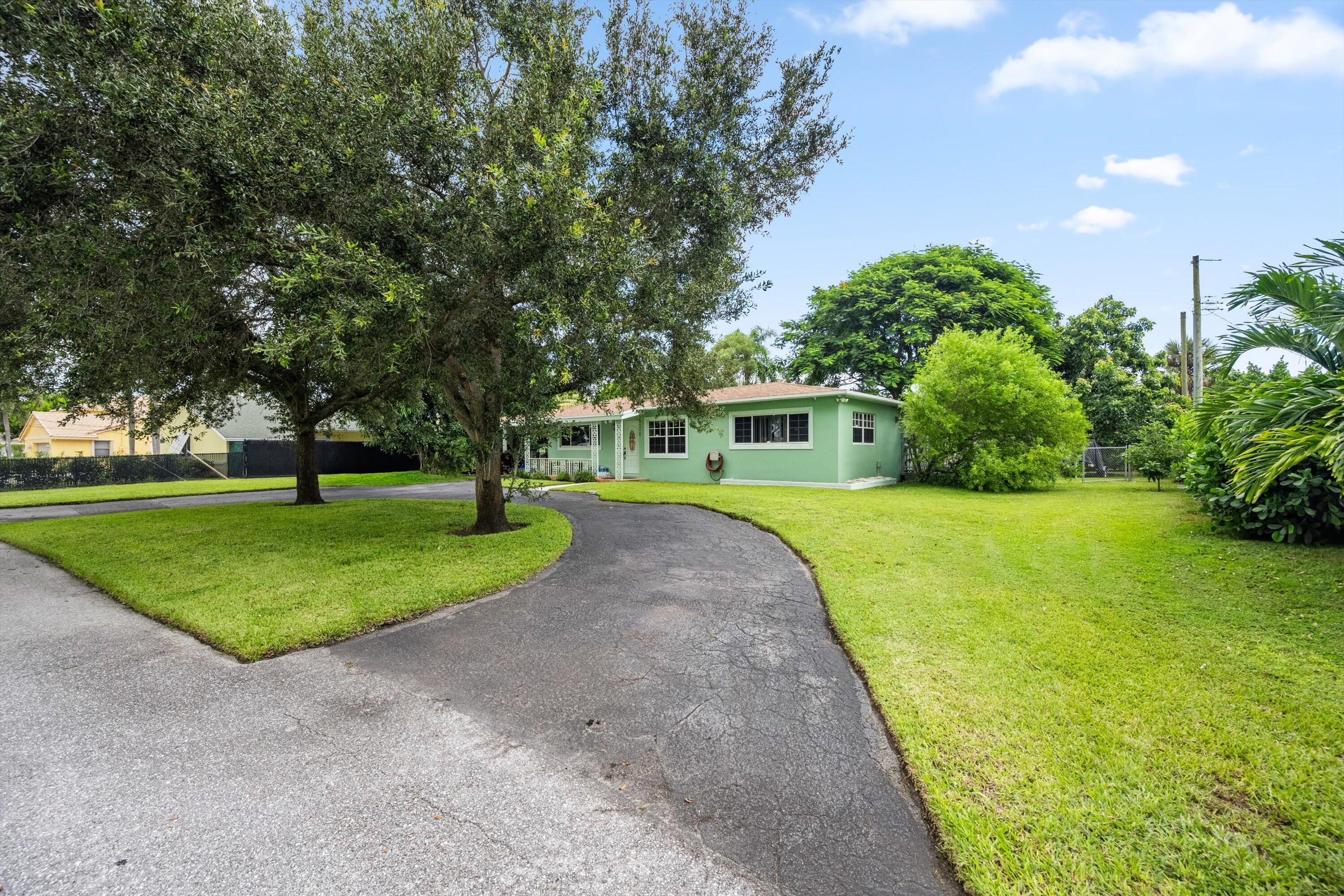 Vendido 6400 Carambola Circle, West Palm Beach, FL 33406, West Palm Beach, FL 33406