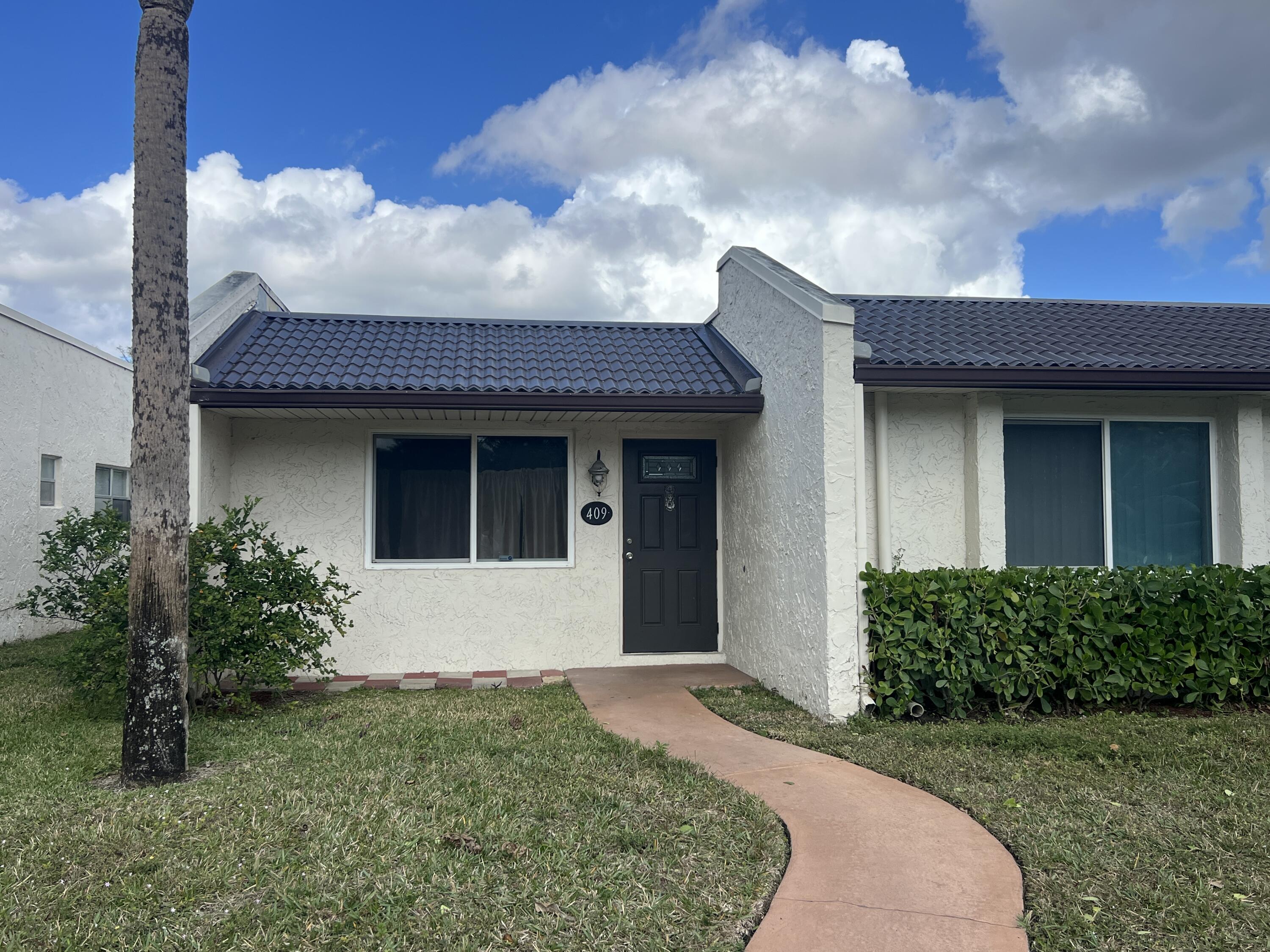 Alquilada 409 Golden River Drive, West Palm Beach, FL 33411, West Palm Beach, FL 33411