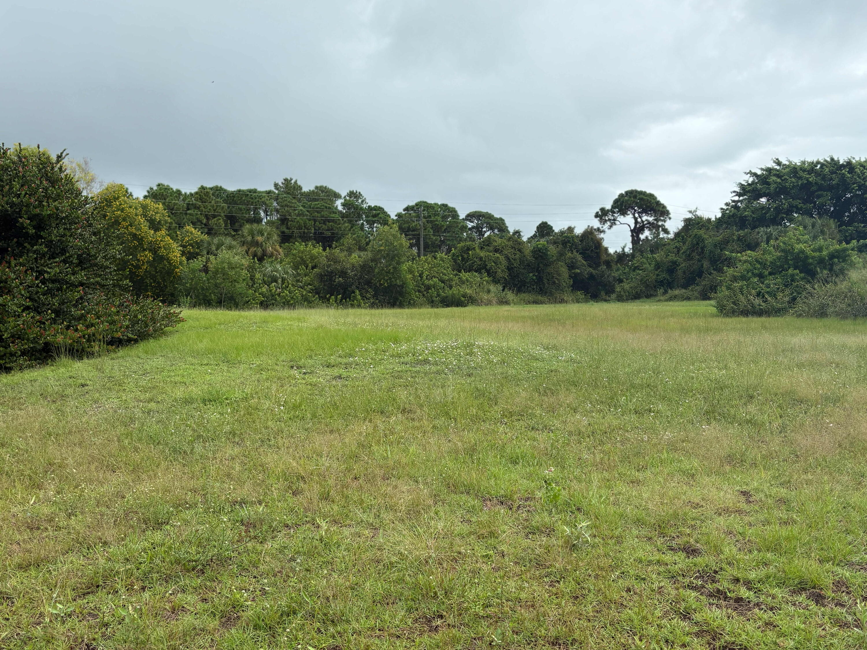 Foto de propiedad en 2520 SE Melaleuca Boulevard, Port St. Lucie, FL 34952 Port St. Lucie con MLS# 