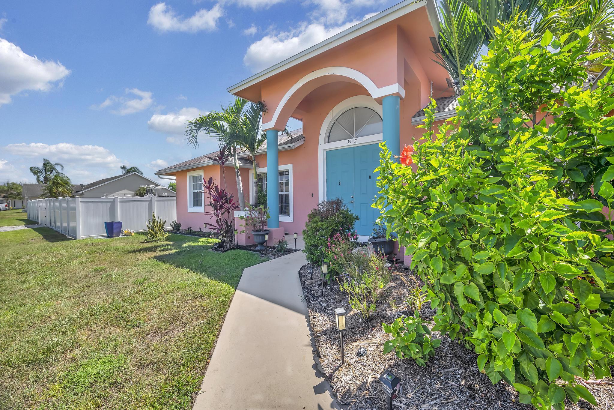Foto de propiedad en 3982 SW Kabane Street, Port St. Lucie, FL 34953 Port St. Lucie con MLS# 