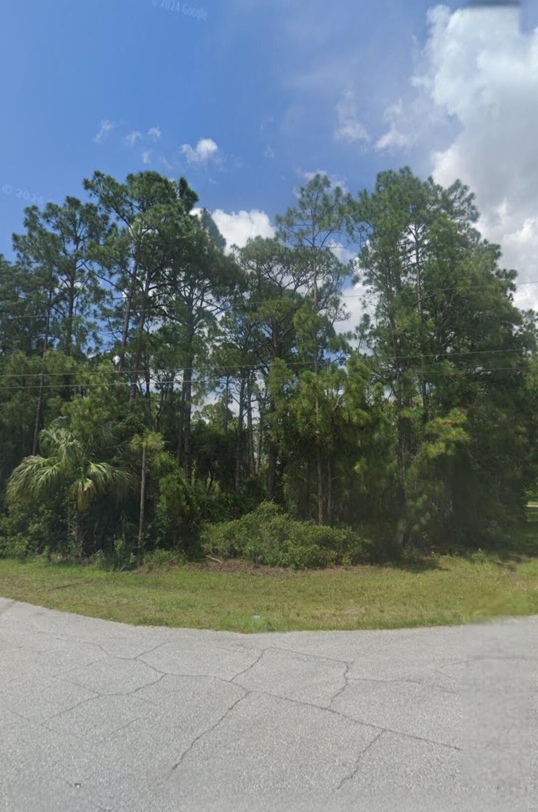 Intersection of Renault Circle and Macco Lane
