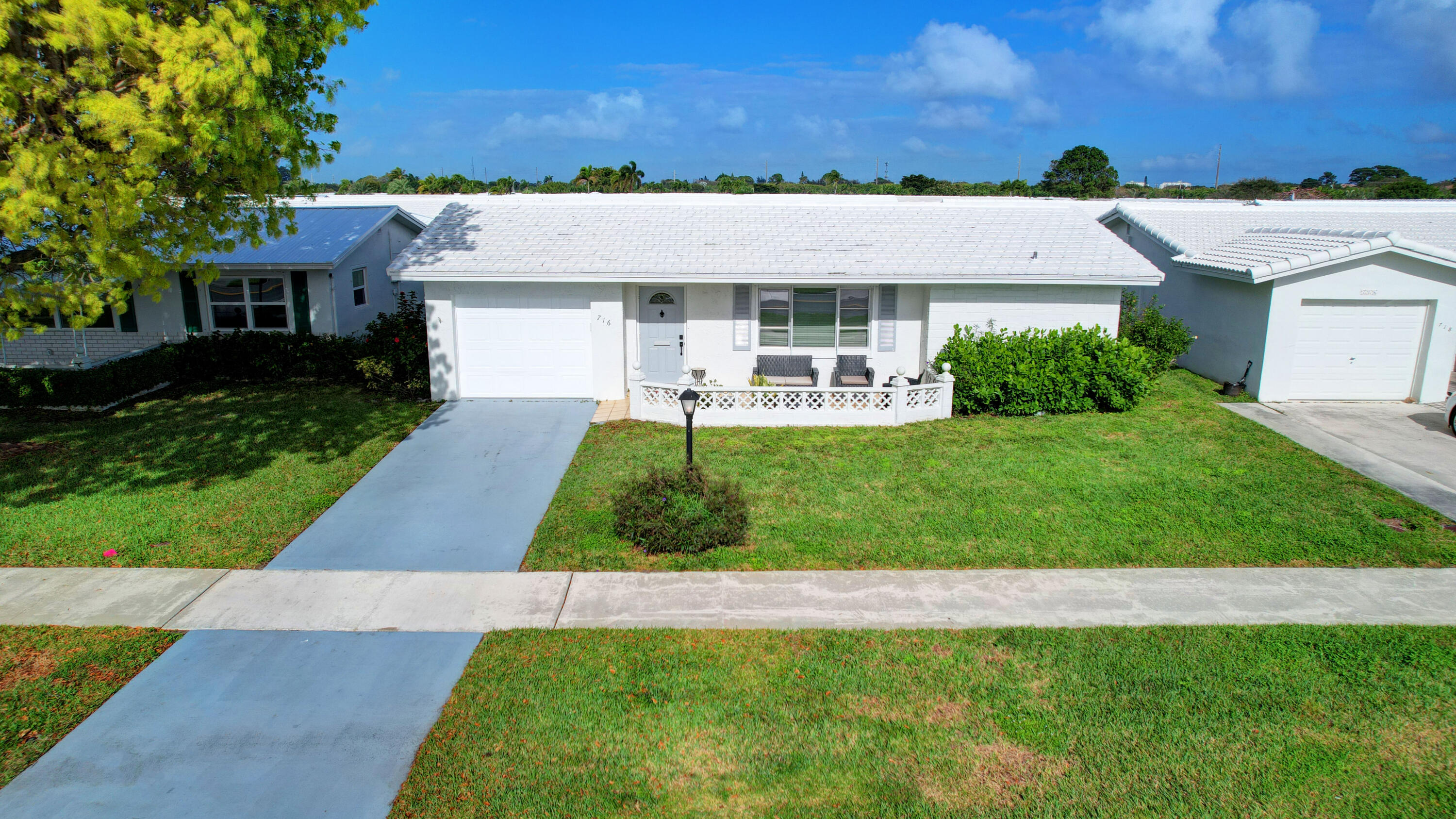 Foto de propiedad en 716 SW 18th Street, Boynton Beach, FL 33426 Boynton Beach con MLS# 