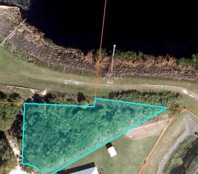 Foto de propiedad en 301 SW Scroll Court, Port St. Lucie, FL 34953 Port St. Lucie con MLS# 