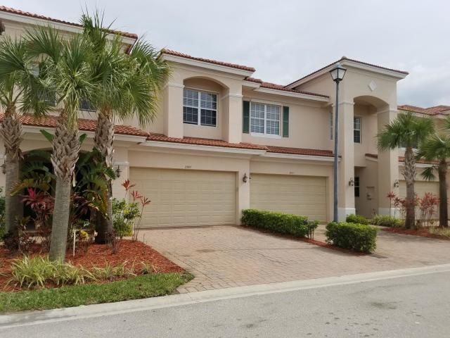 Foto de propiedad en 2887 SW Cedar Dunes Drive, Port St. Lucie, FL 34953 Port St. Lucie con MLS# 