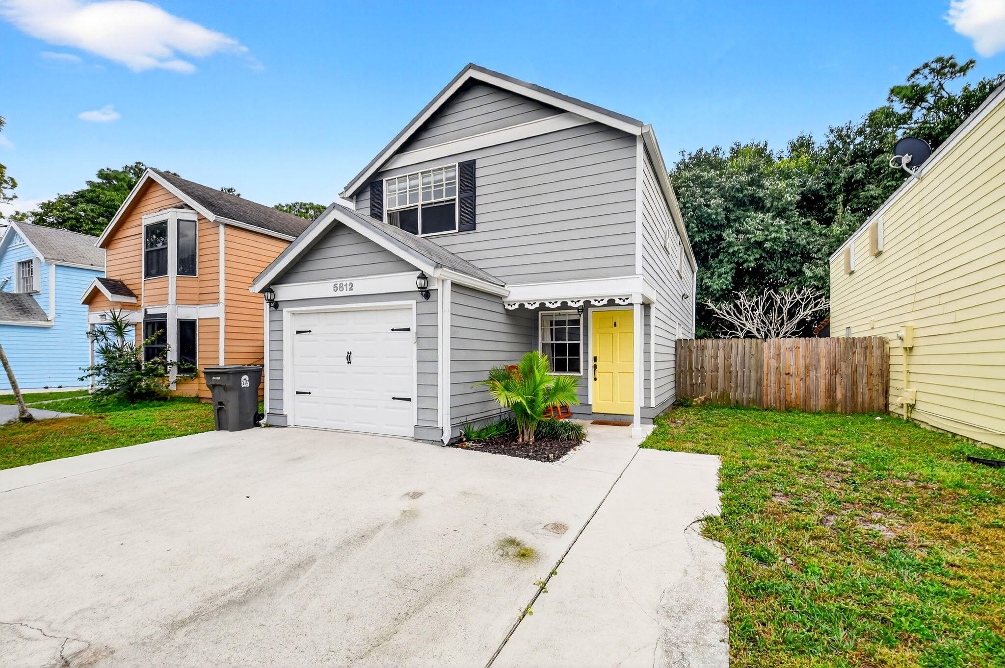 Foto de propiedad en 5812 Thisledown Court, West Palm Beach, FL 33415 West Palm Beach con MLS# 