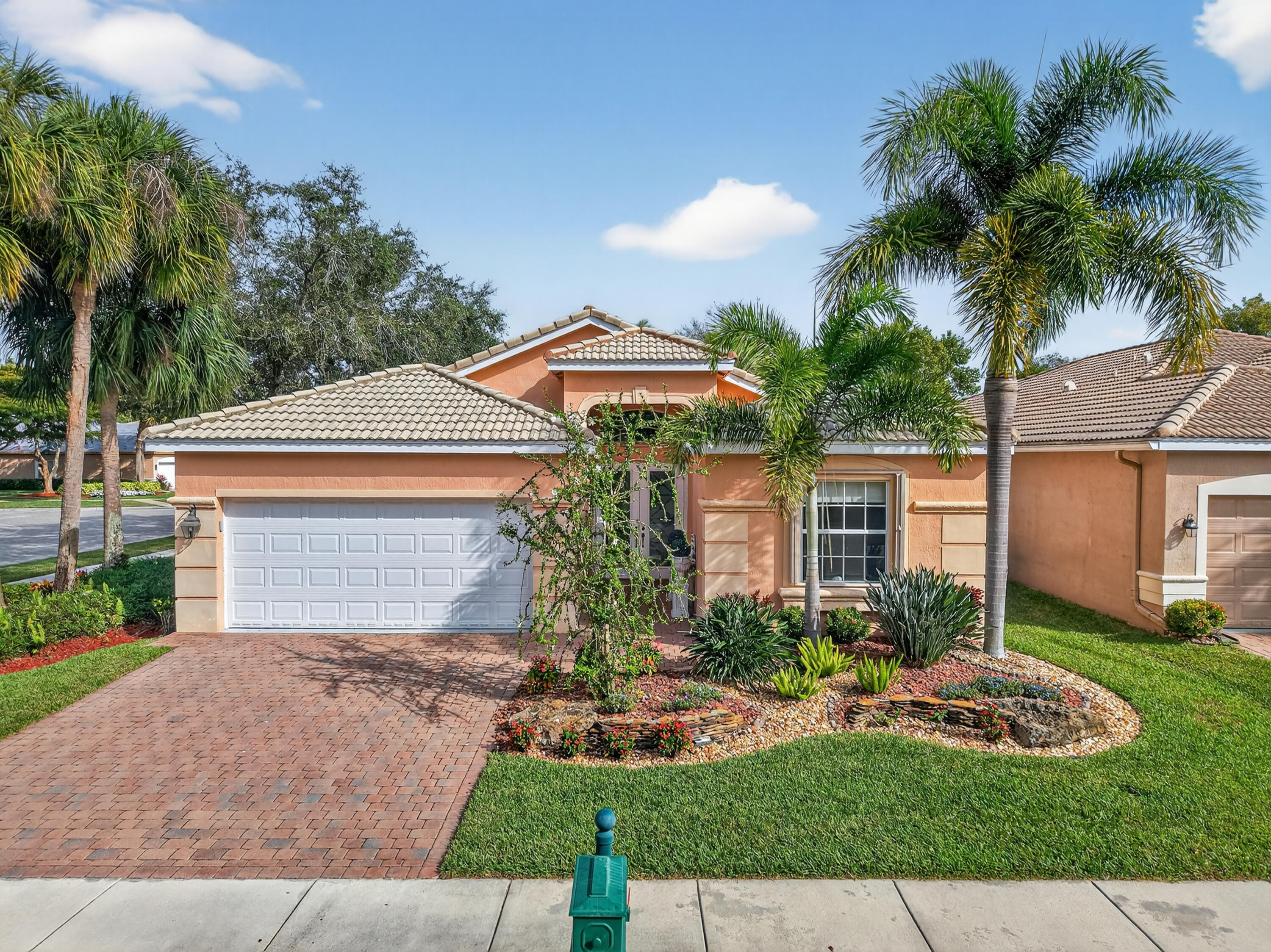 Foto de propiedad en 8197 Cavalli Way, Lake Worth, FL 33467 Lake Worth con MLS# 