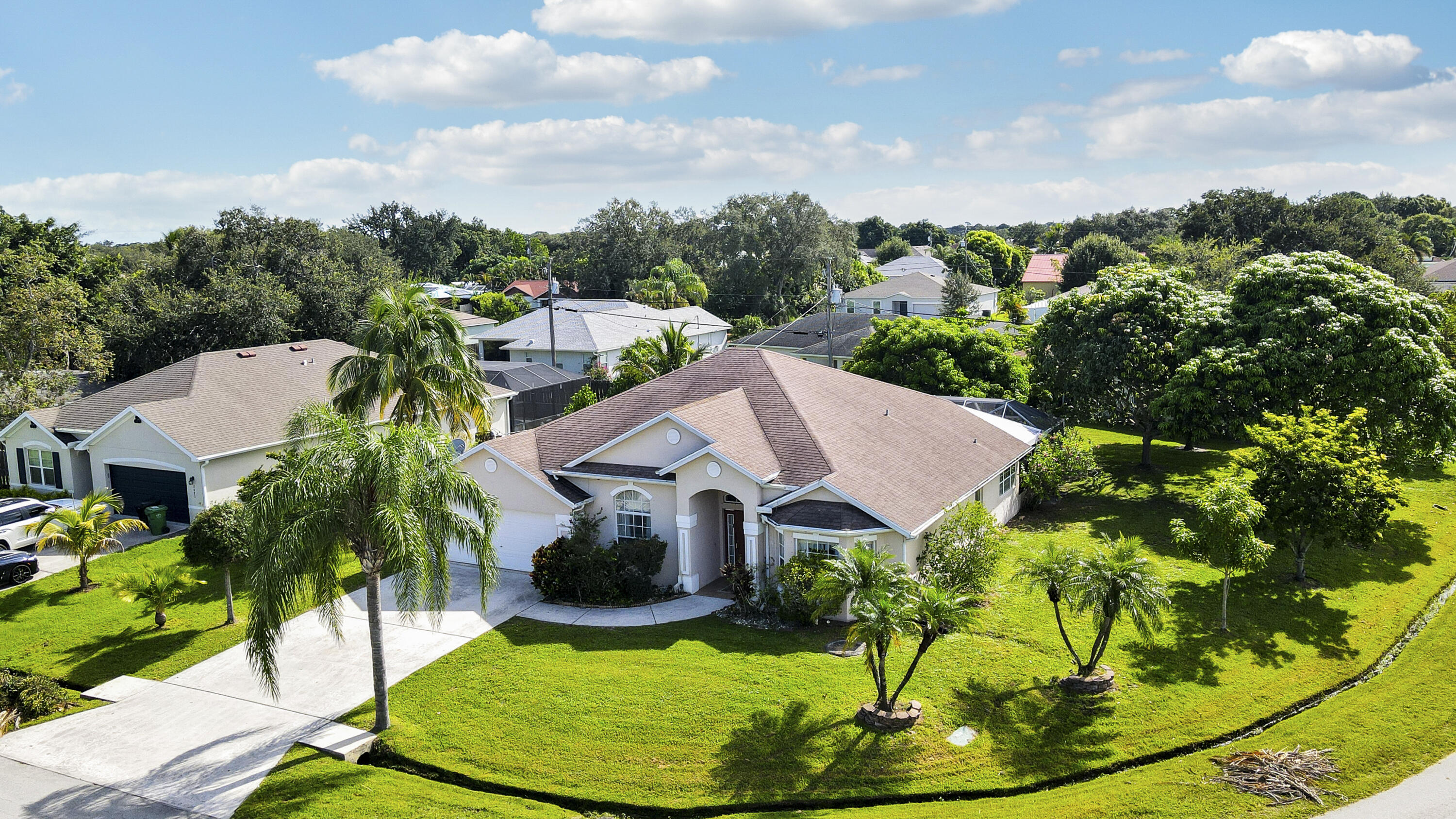 Foto de propiedad en 2085 SW Aladdin Street, Port St. Lucie, FL 34953 Port St. Lucie con MLS# 