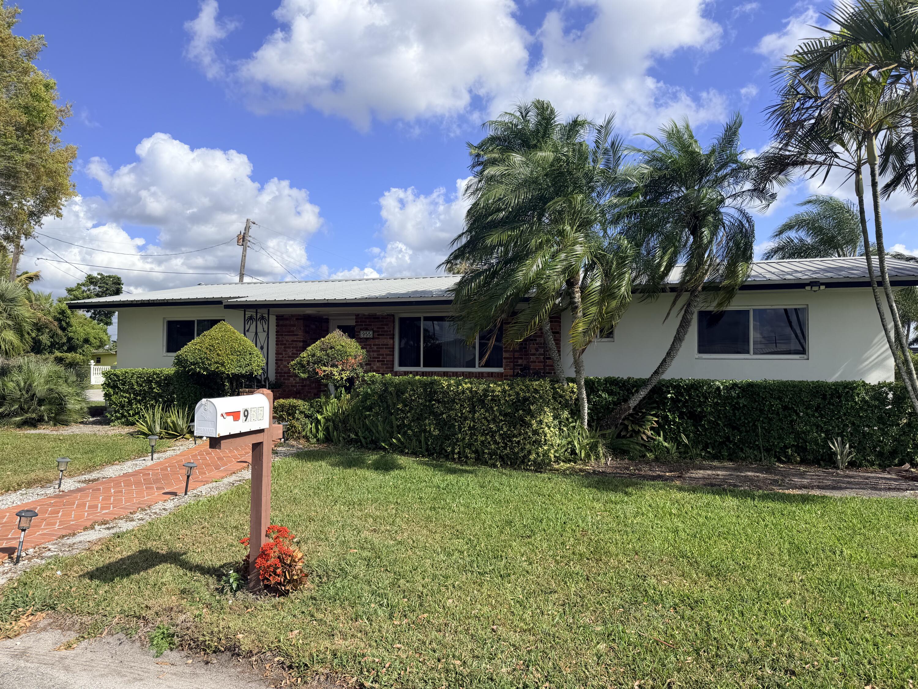 Foto de propiedad en 955 NW 4th St Street, Belle Glade, FL 33430 Belle Glade con MLS# 