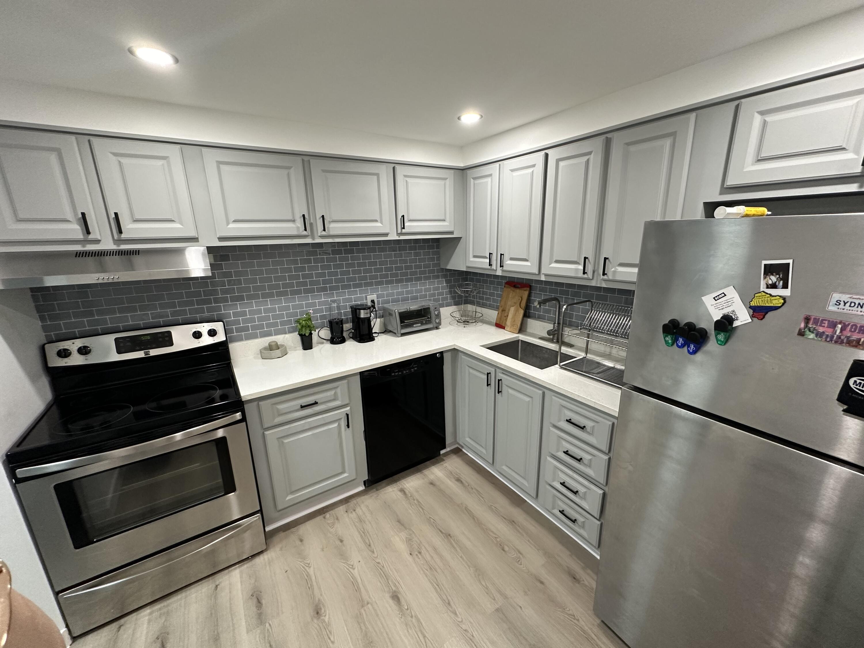 Foto de propiedad en 500 Executive Center Drive 3h, West Palm Beach, FL 33401 West Palm Beach con MLS# 