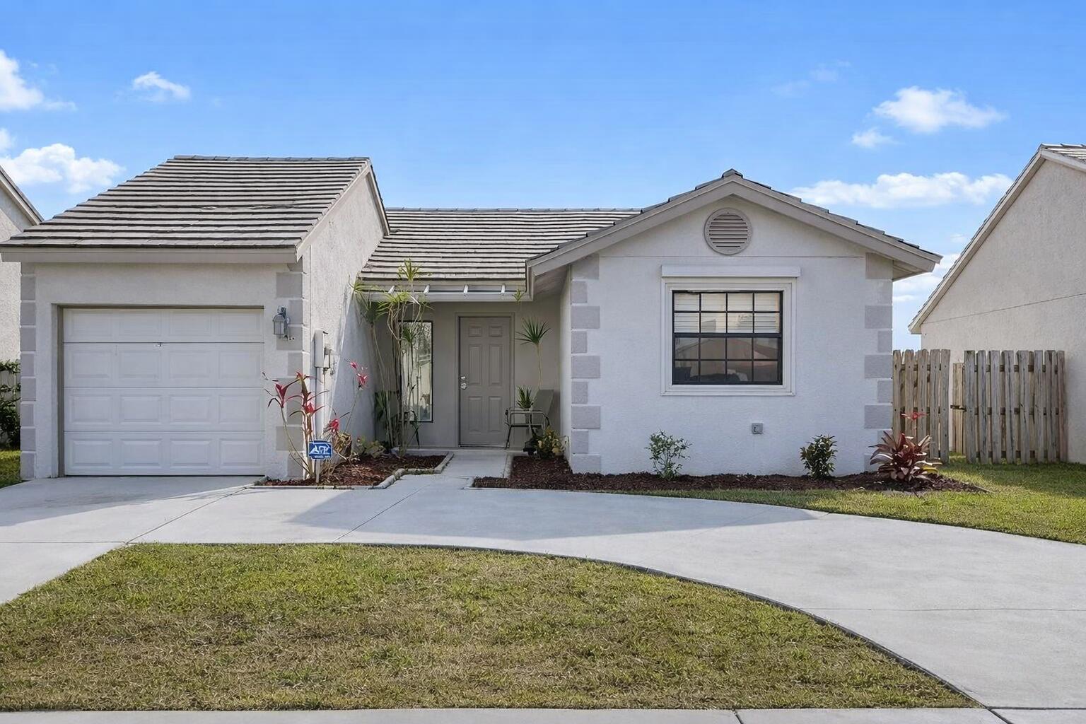 Alquilada 5761 Strawberry Lakes Circle, Lake Worth, FL 33463, Lake Worth, FL 33463